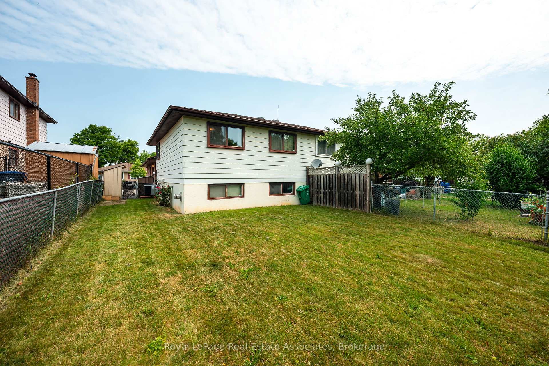 256 Archdekin Drive photo 31