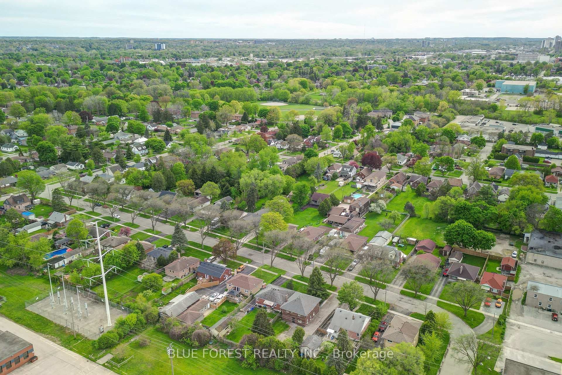 390 Thiel Street photo 15