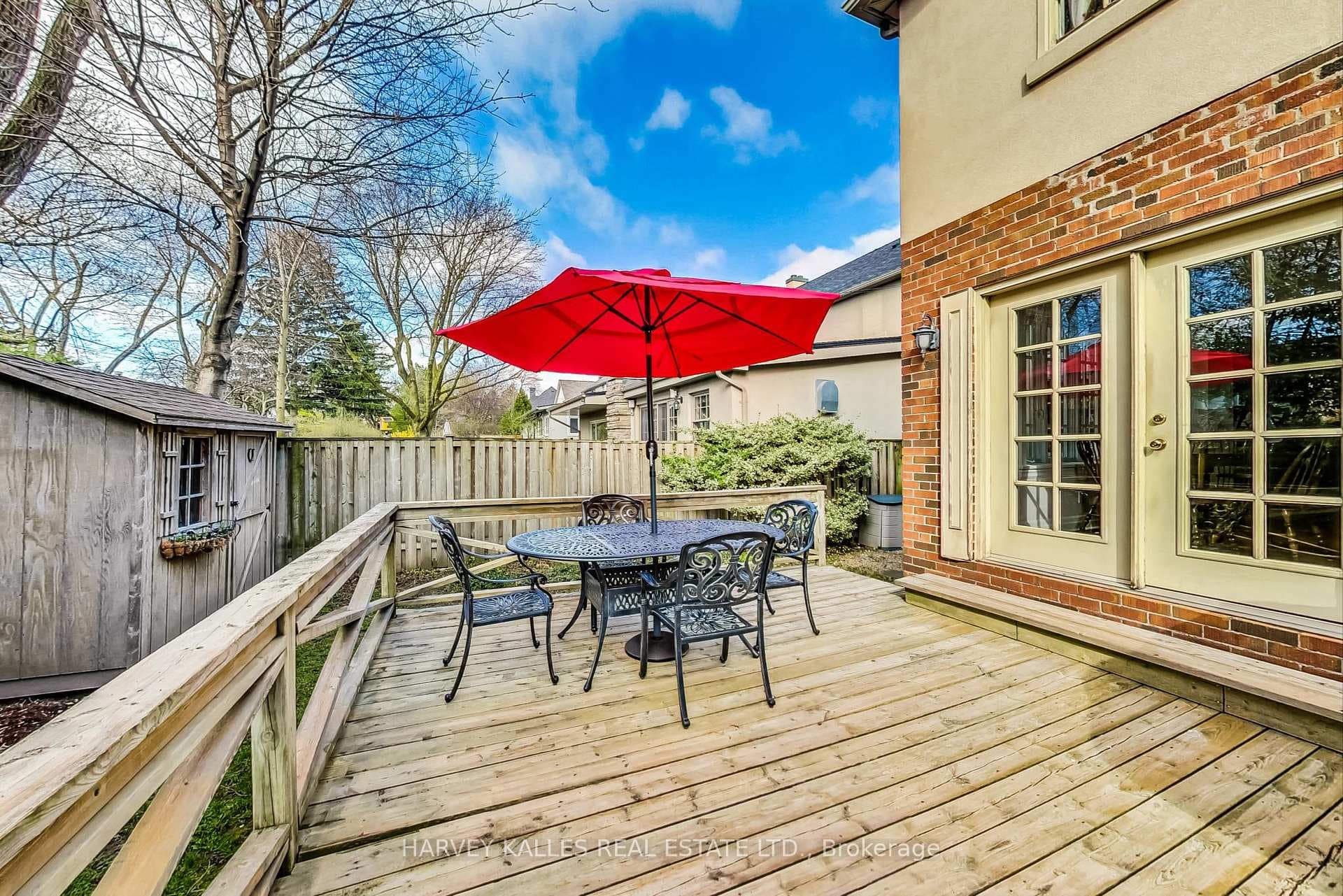 218 Yonge Boulevard photo 32