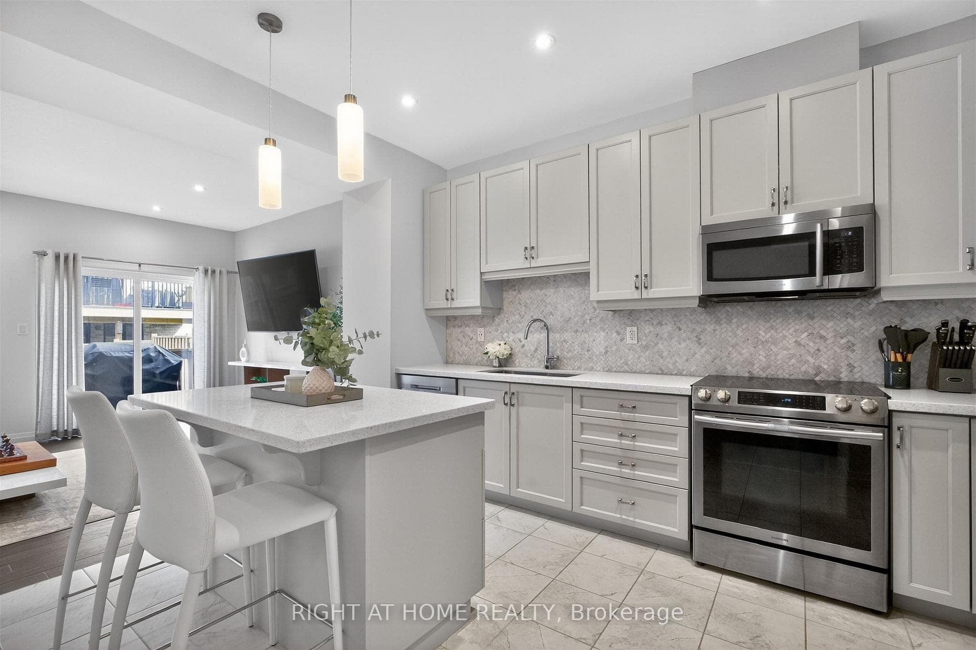 26 Greenwich Avenue photo 6