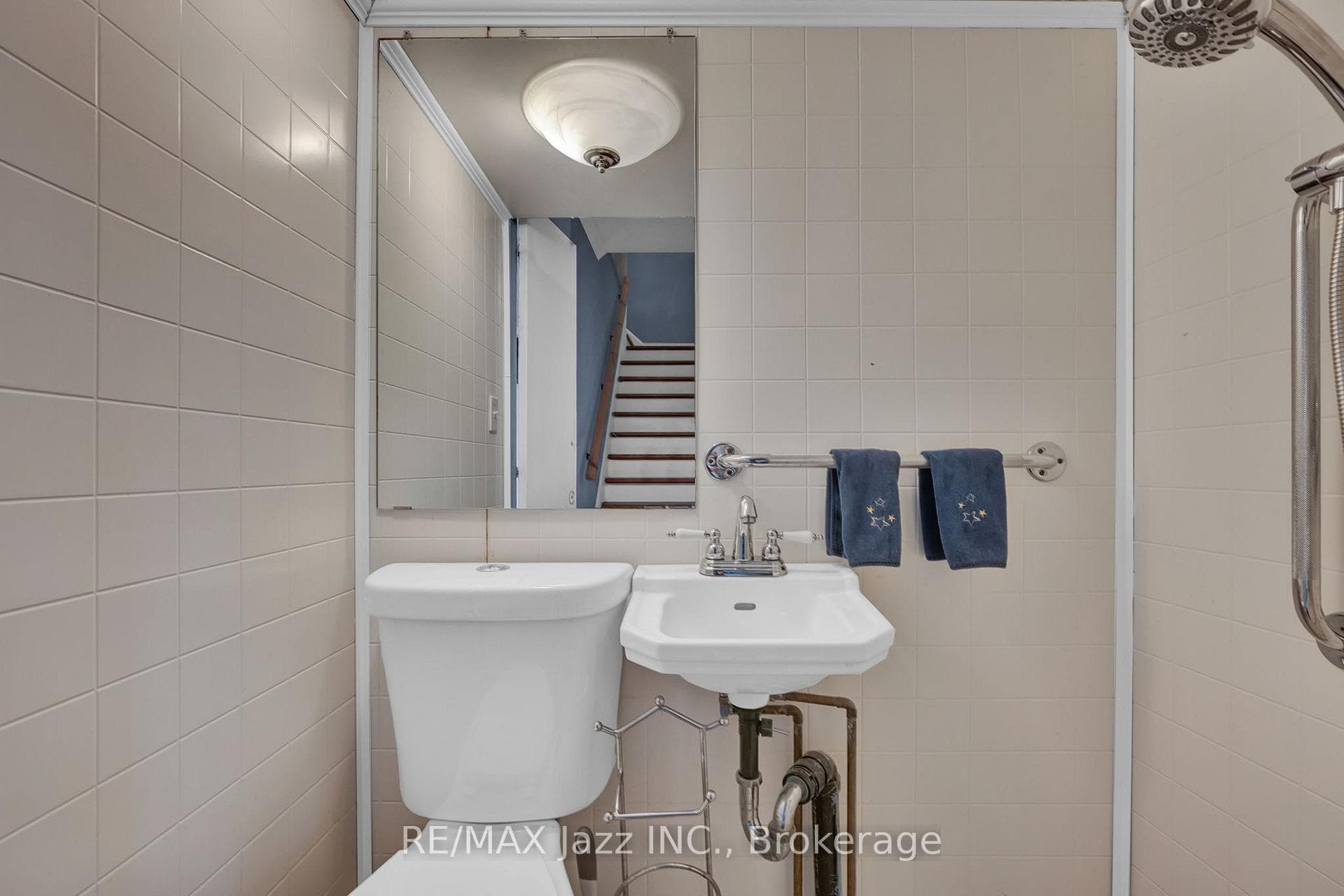 636 Carnegie Avenue photo 7