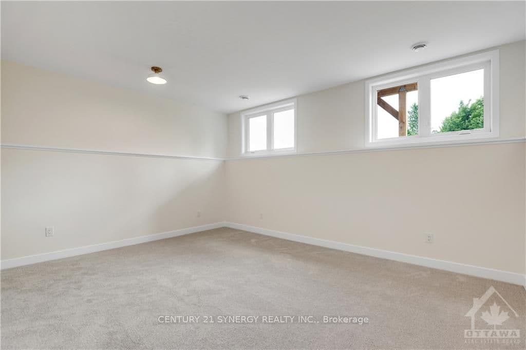 91 STAPLES Boulevard photo 21