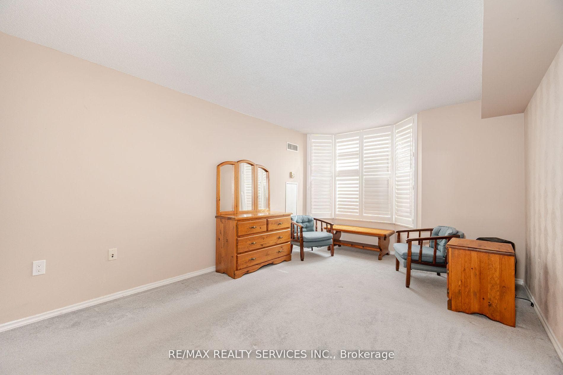 20 Cherrytree Drive Unit 411 photo 23