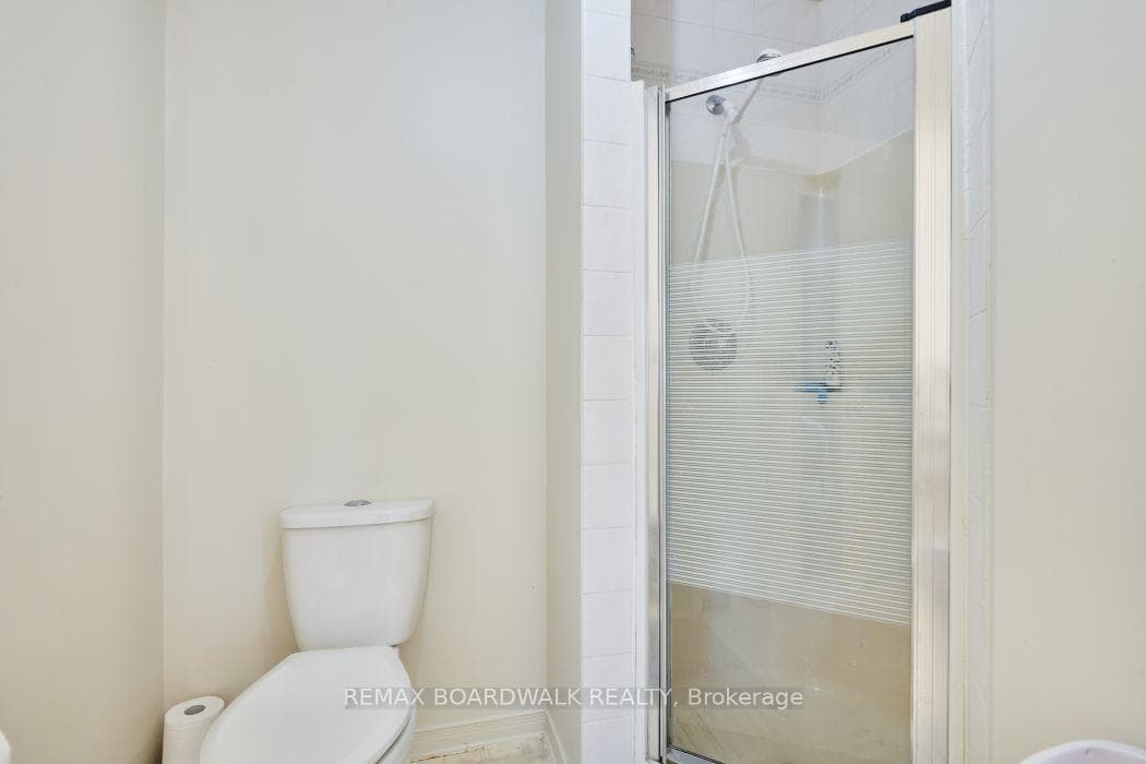 79 HUNTERS GLEN Crescent photo 20