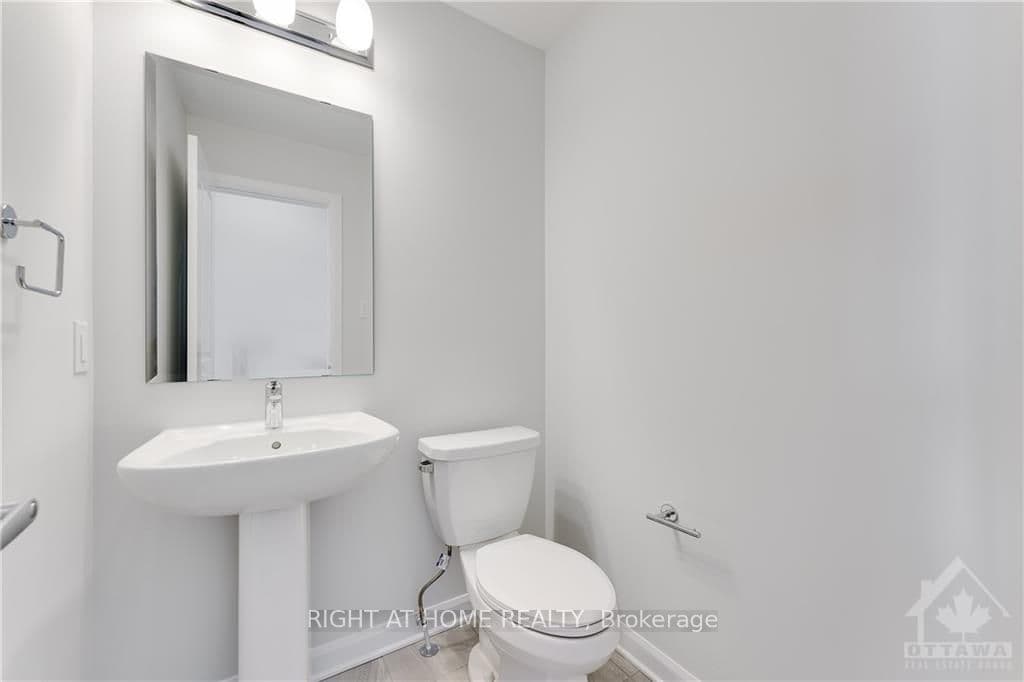 308 GISBORNE Place photo 4