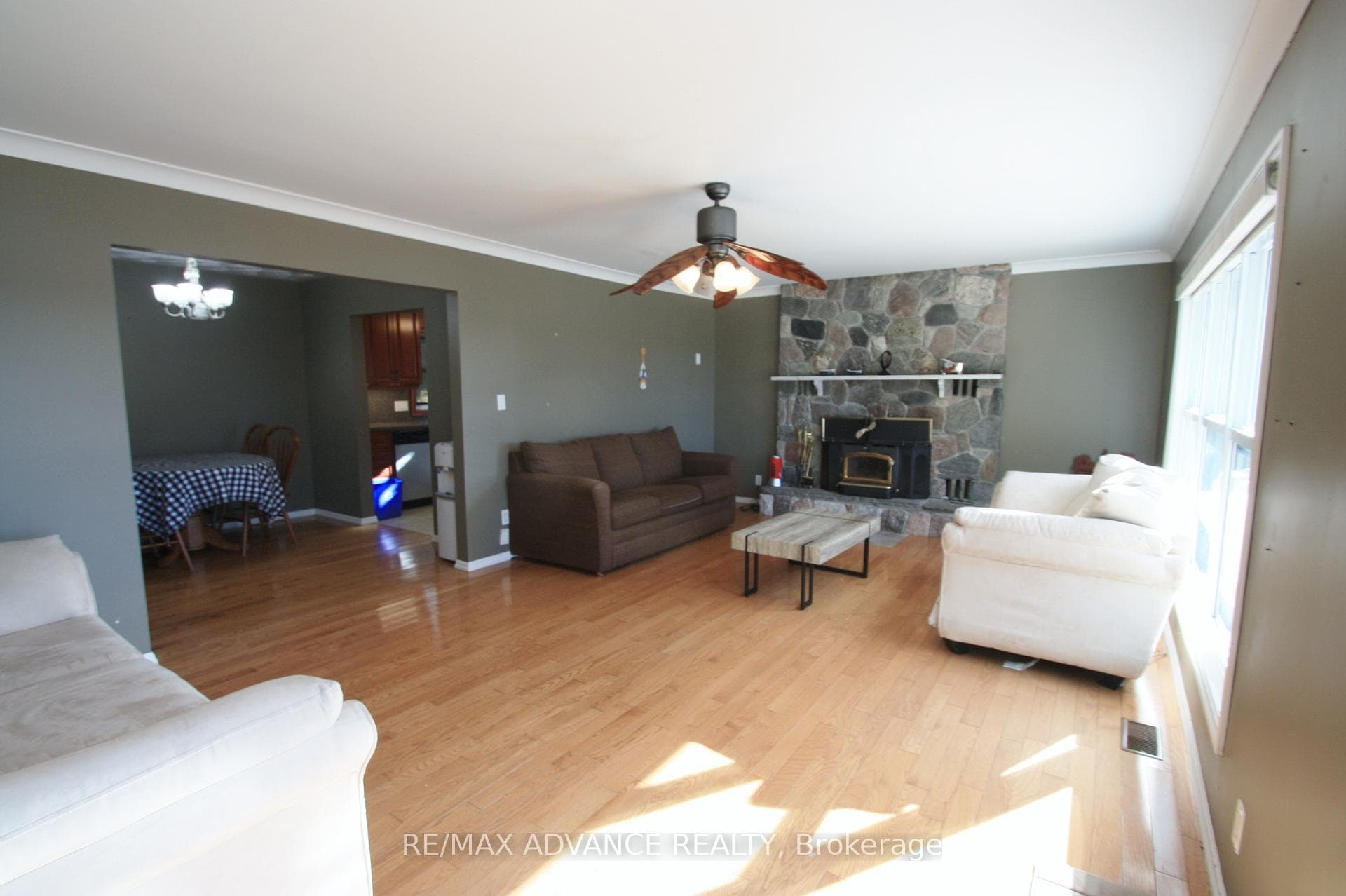 77 ROCKVIEW Road photo 31