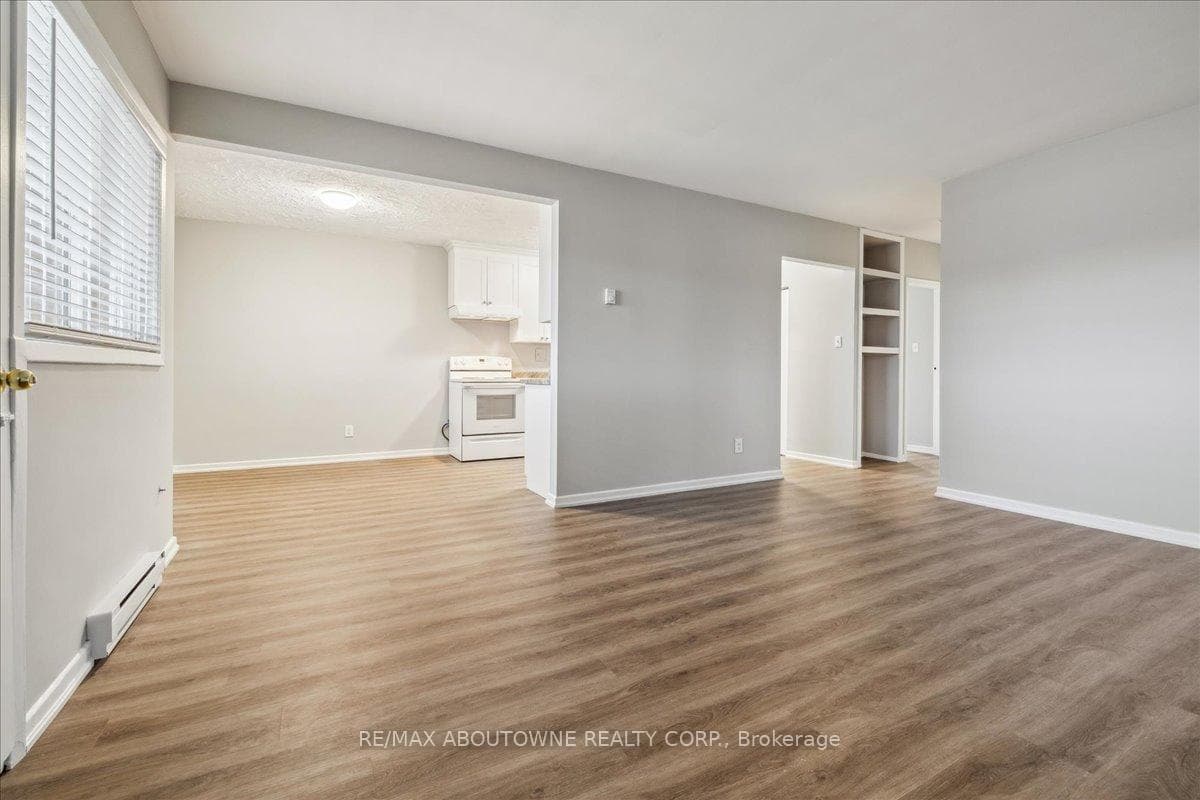 2350 Queensway Drive Unit 3 photo 15