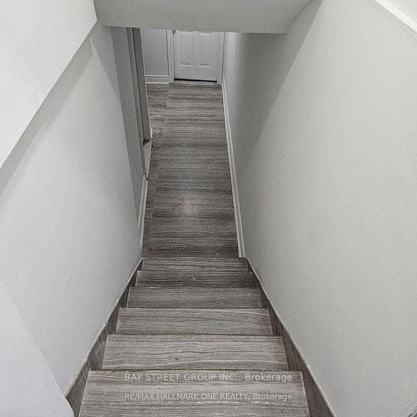 63 Yorkland Street photo 3