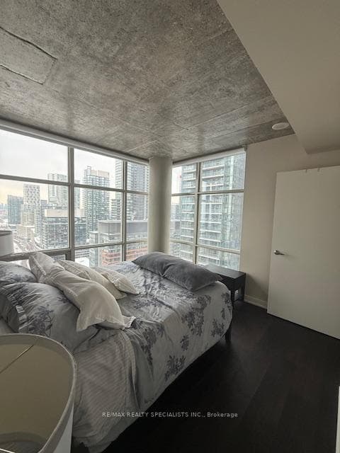10 NAVY WHARF Court Unit 2803 photo 32