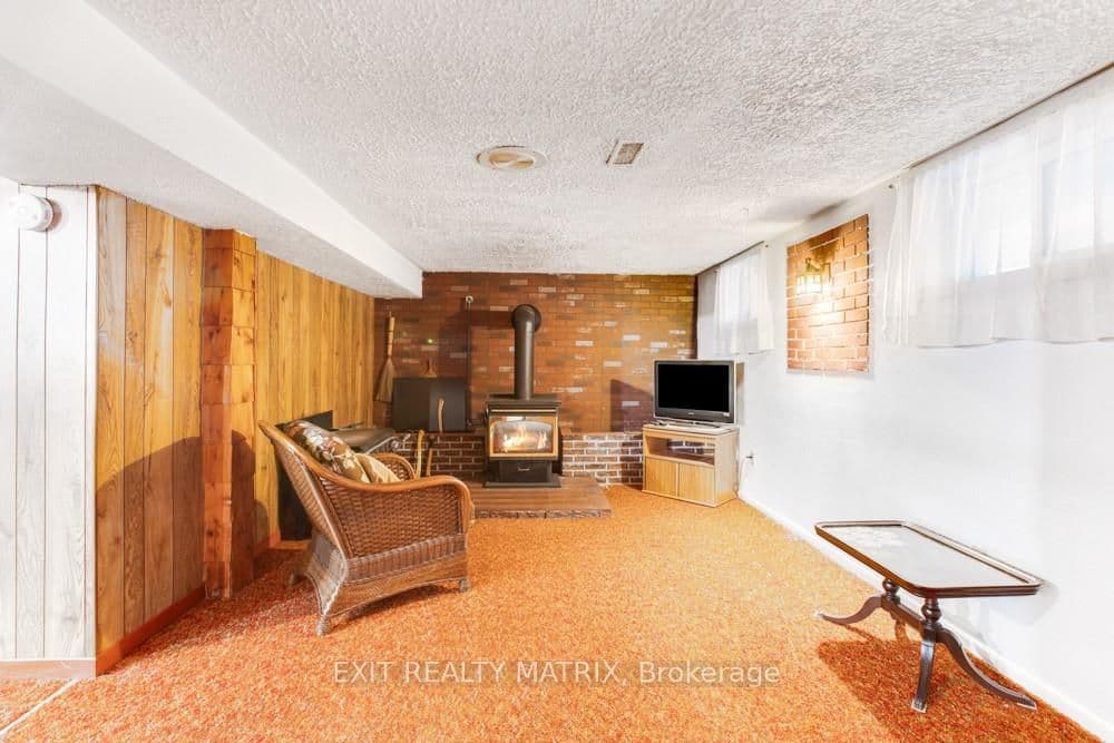 415 DUFFERIN Street photo 23