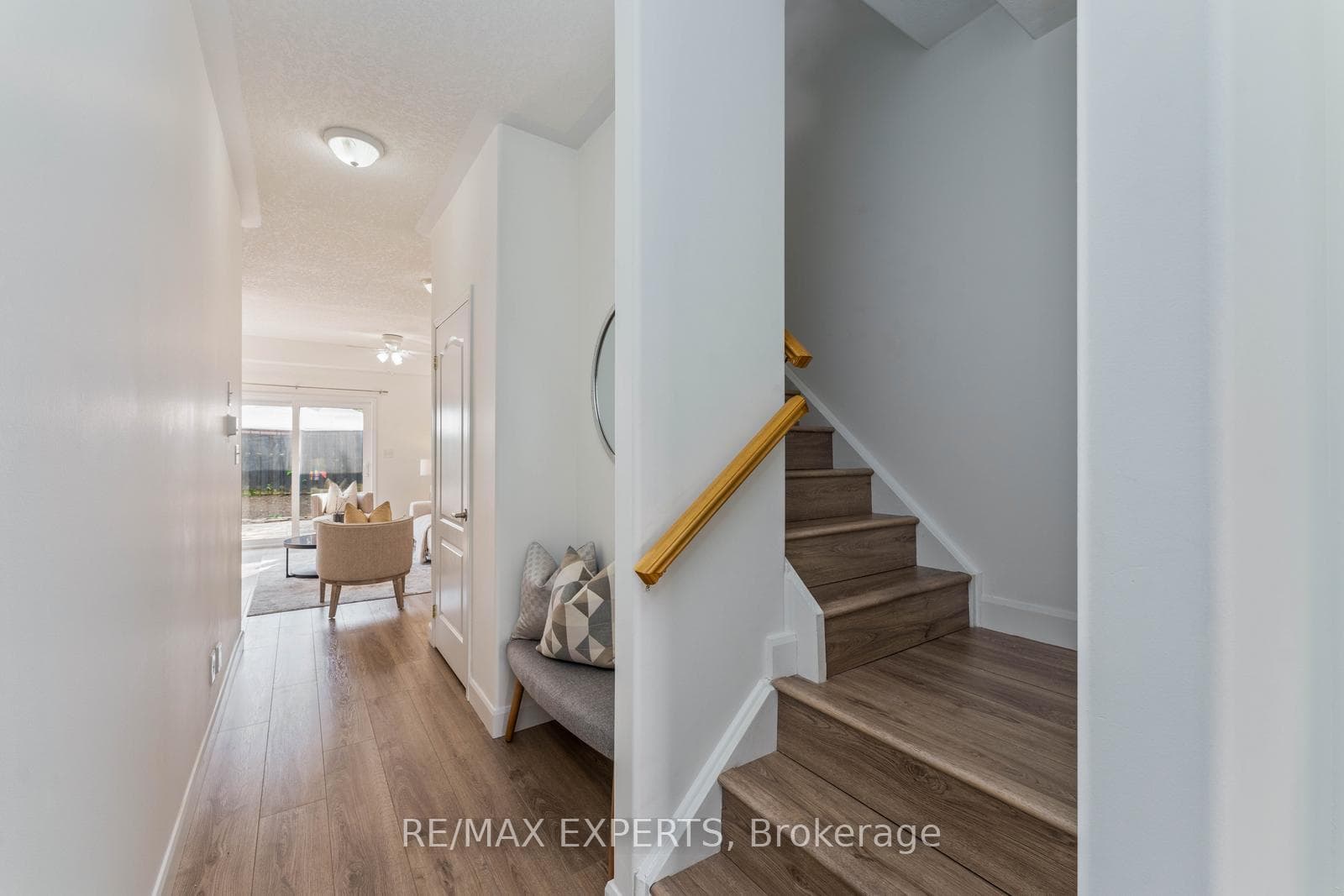 488 Yonge Street Unit 14 photo 17