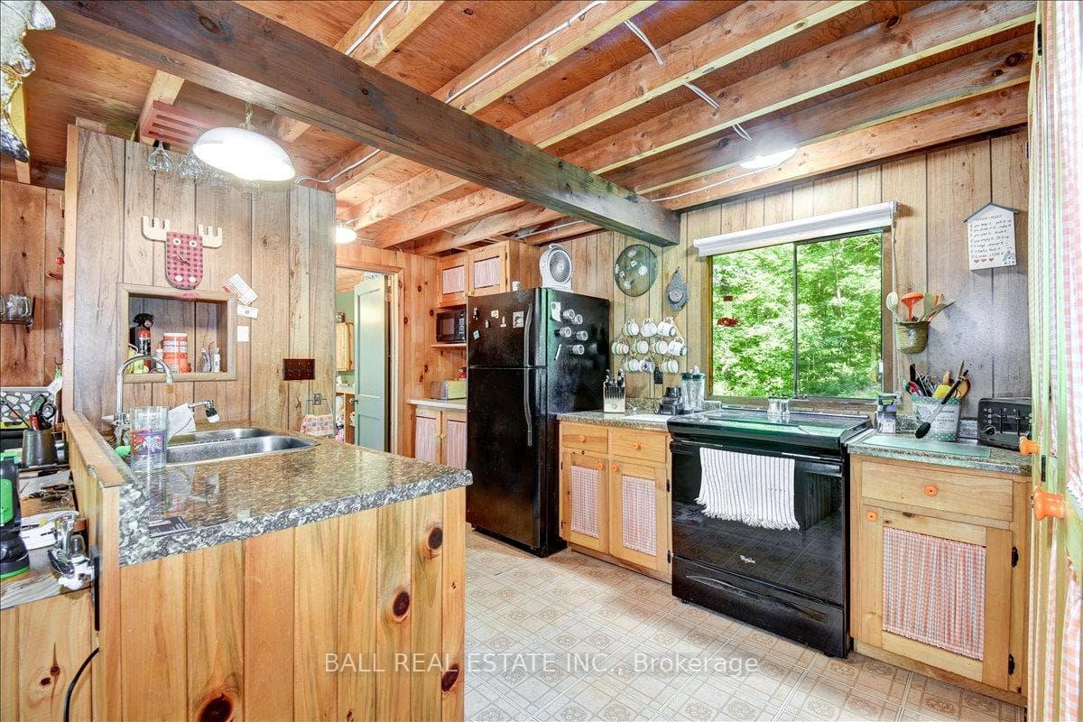 351 Limerick Lake Shore N/A photo 25