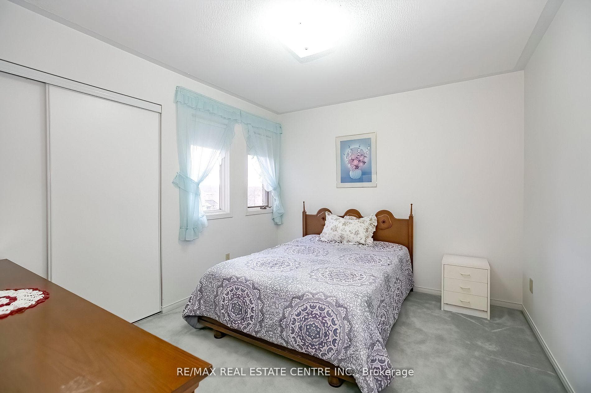 40 Rocky Mountain Crescent photo 31