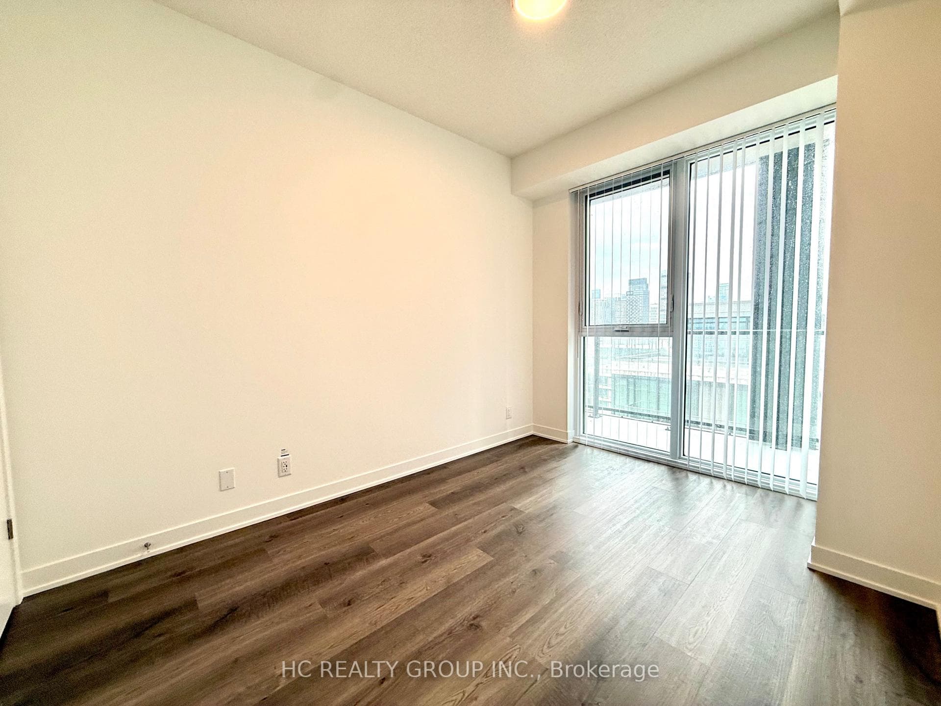 180 Front Street Unit 2015 photo 9