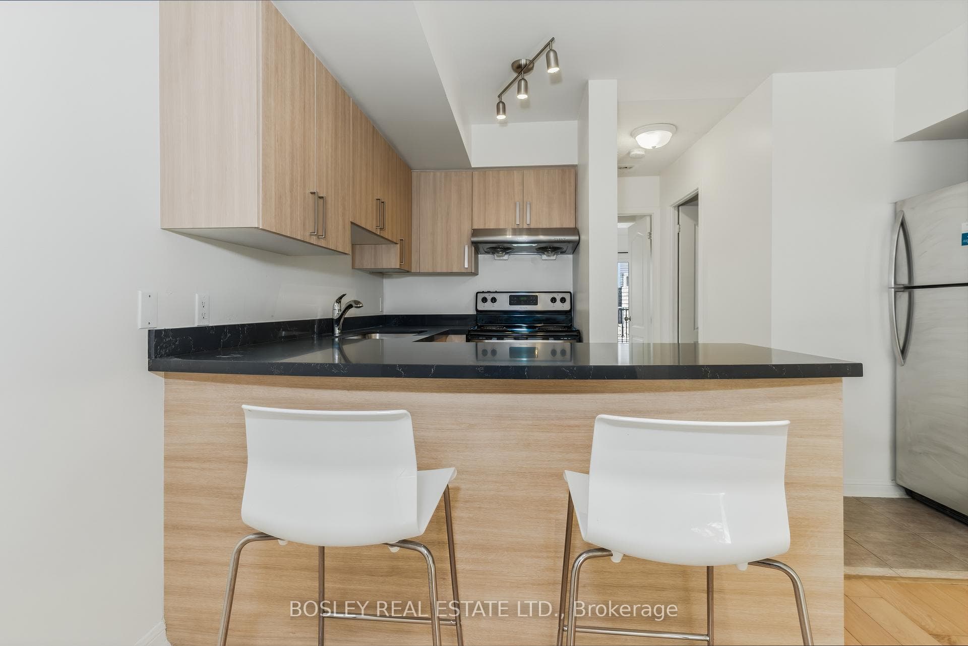 100 Strachan Avenue Unit 606 photo 8