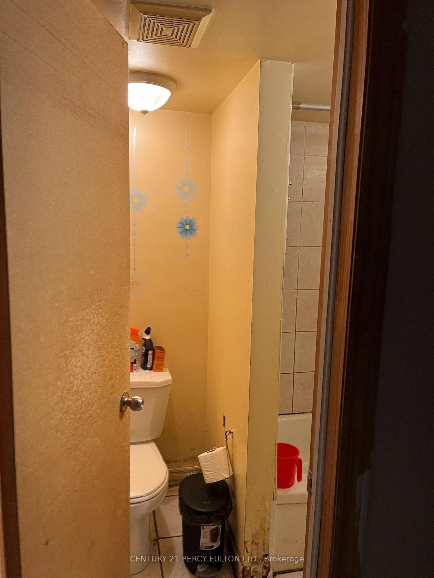 746 Lansdowne Avenue Unit Bsmt photo 7
