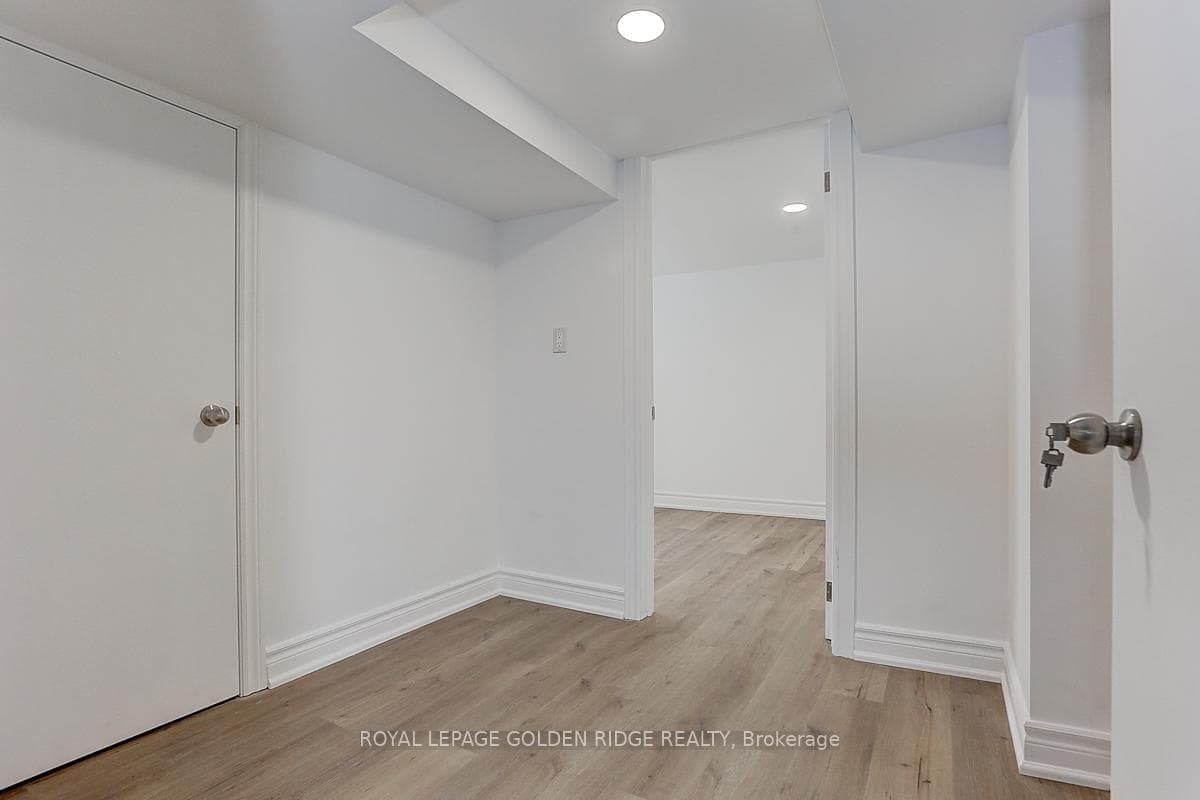 21 Lyndale Drive photo 49