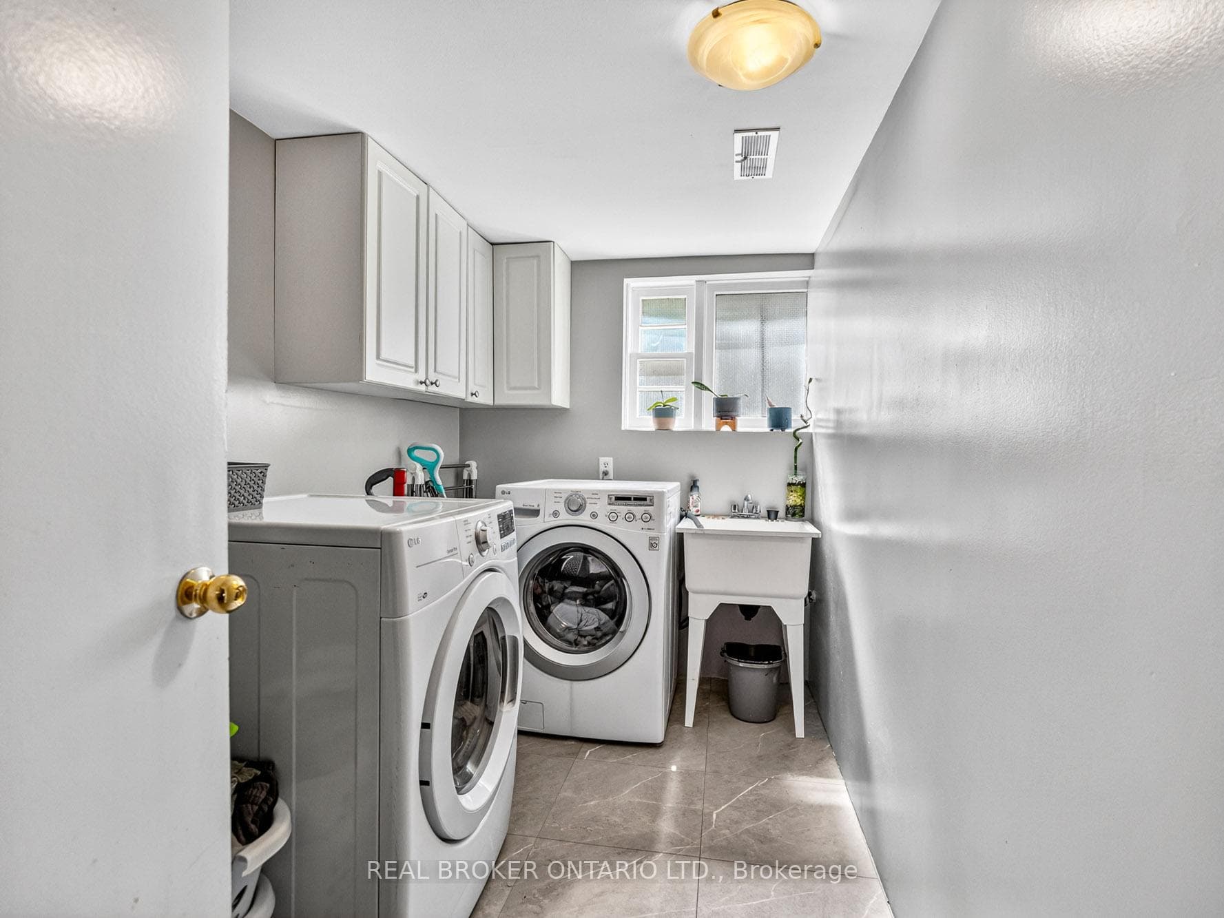 21 Hilda Street photo 27