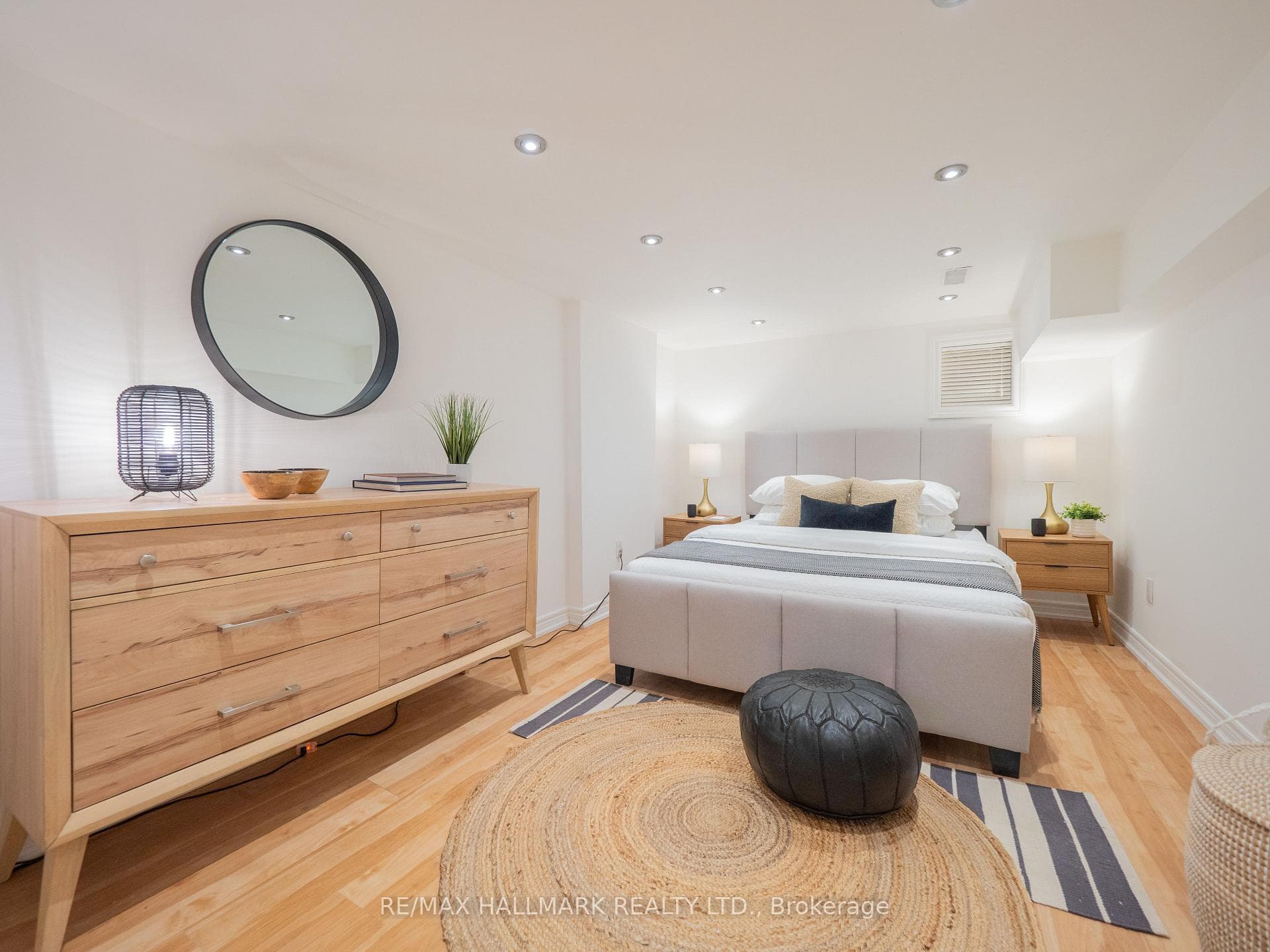 87 Empire Avenue photo 33