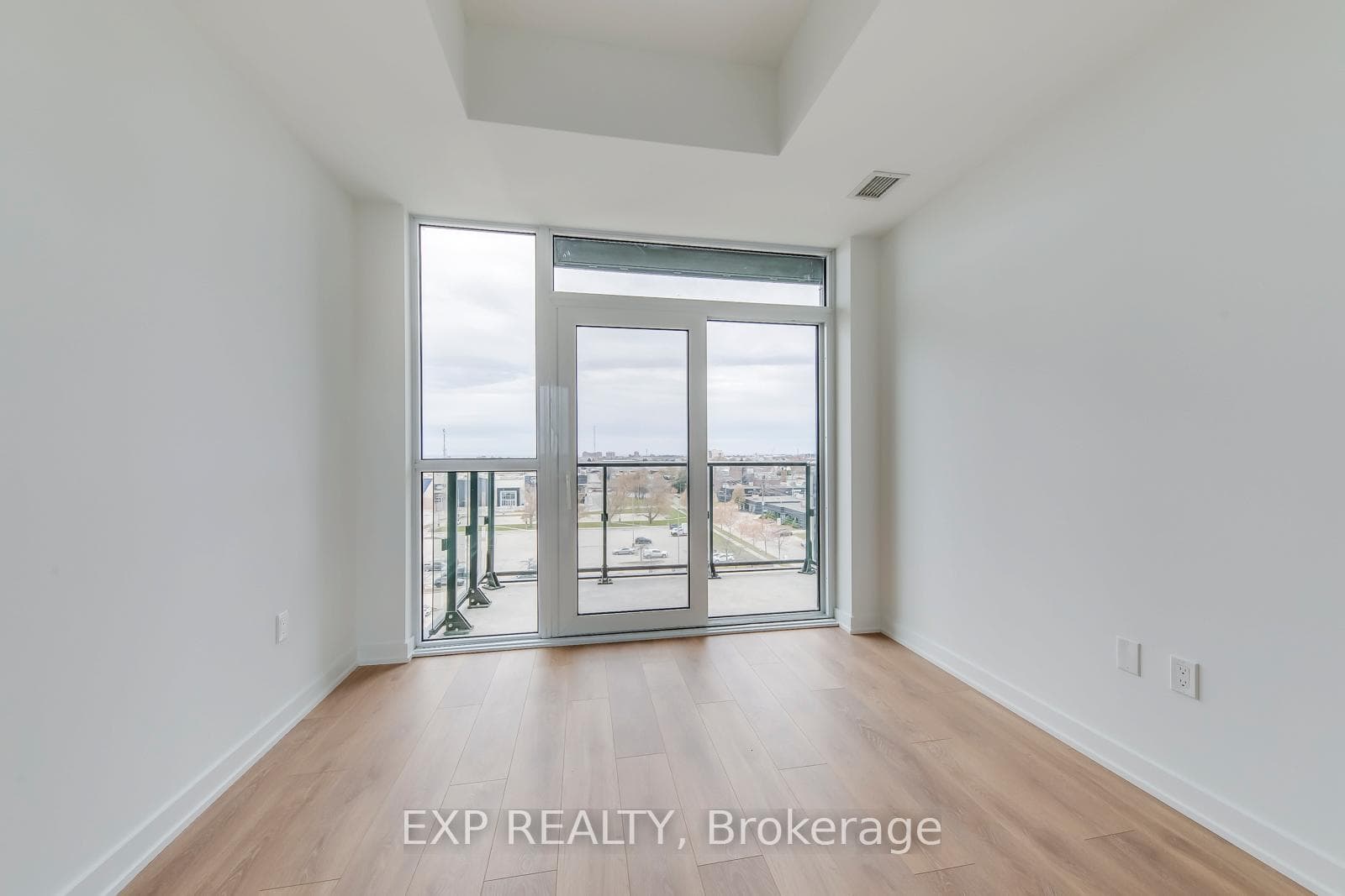 1037 The Queensway N/A Unit 608 photo 24