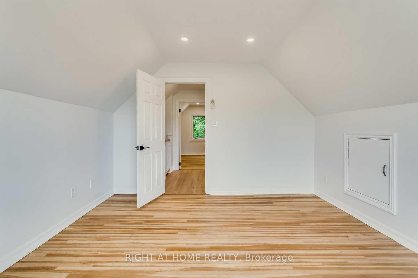 76 Glendale Avenue Unit Upper photo 37