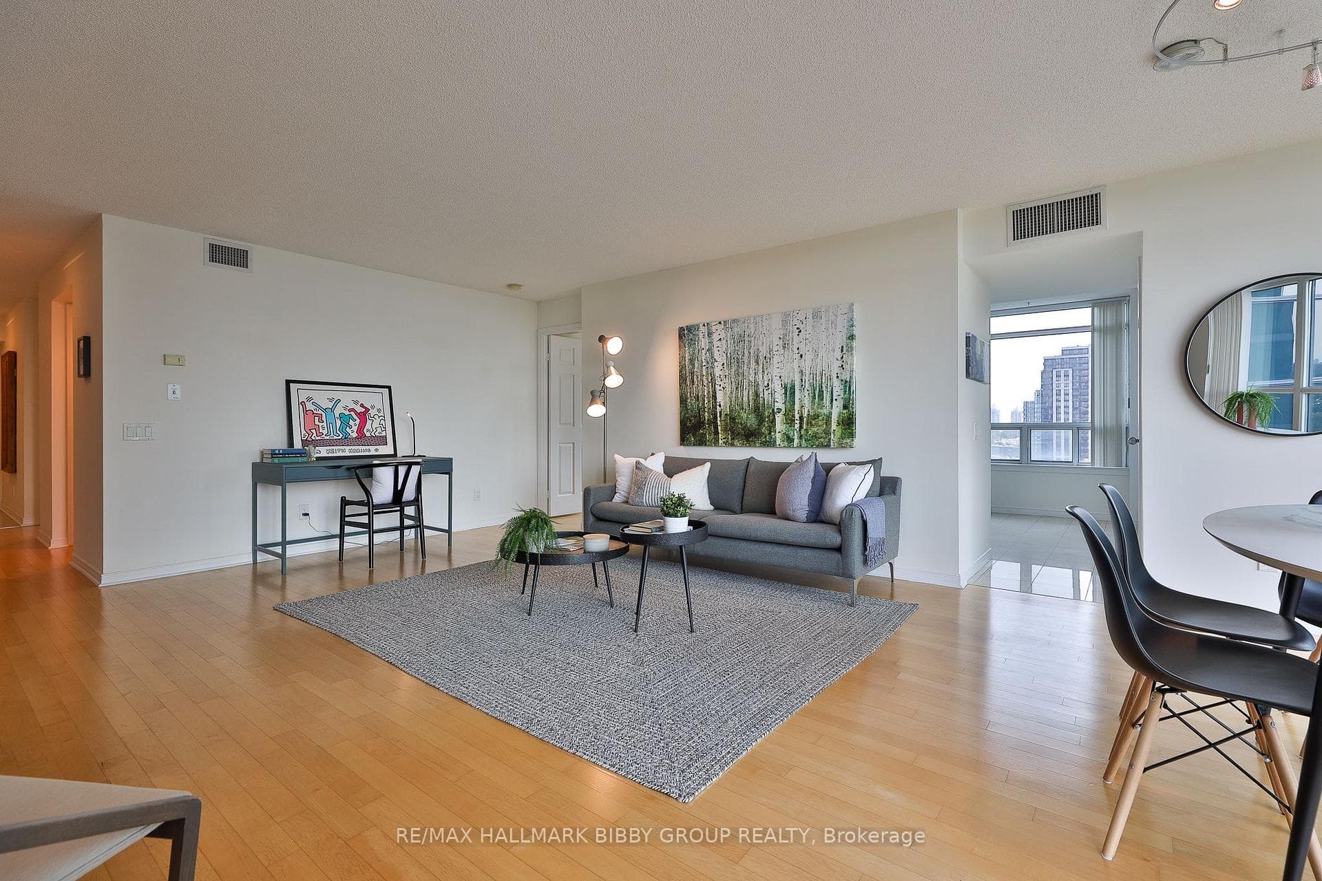 28 Harrison Garden Boulevard Unit 1002 photo 3
