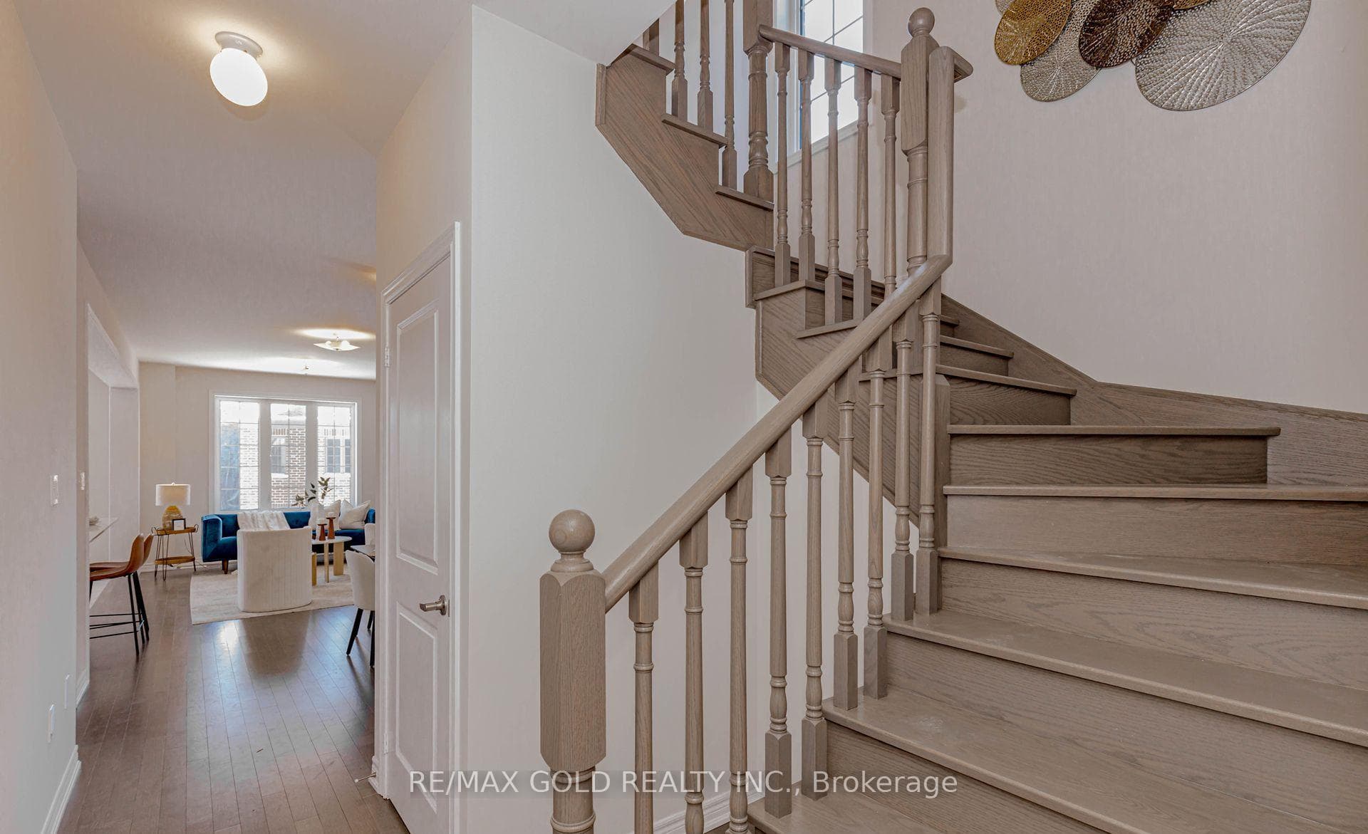 25 Sapwood Crescent photo 4