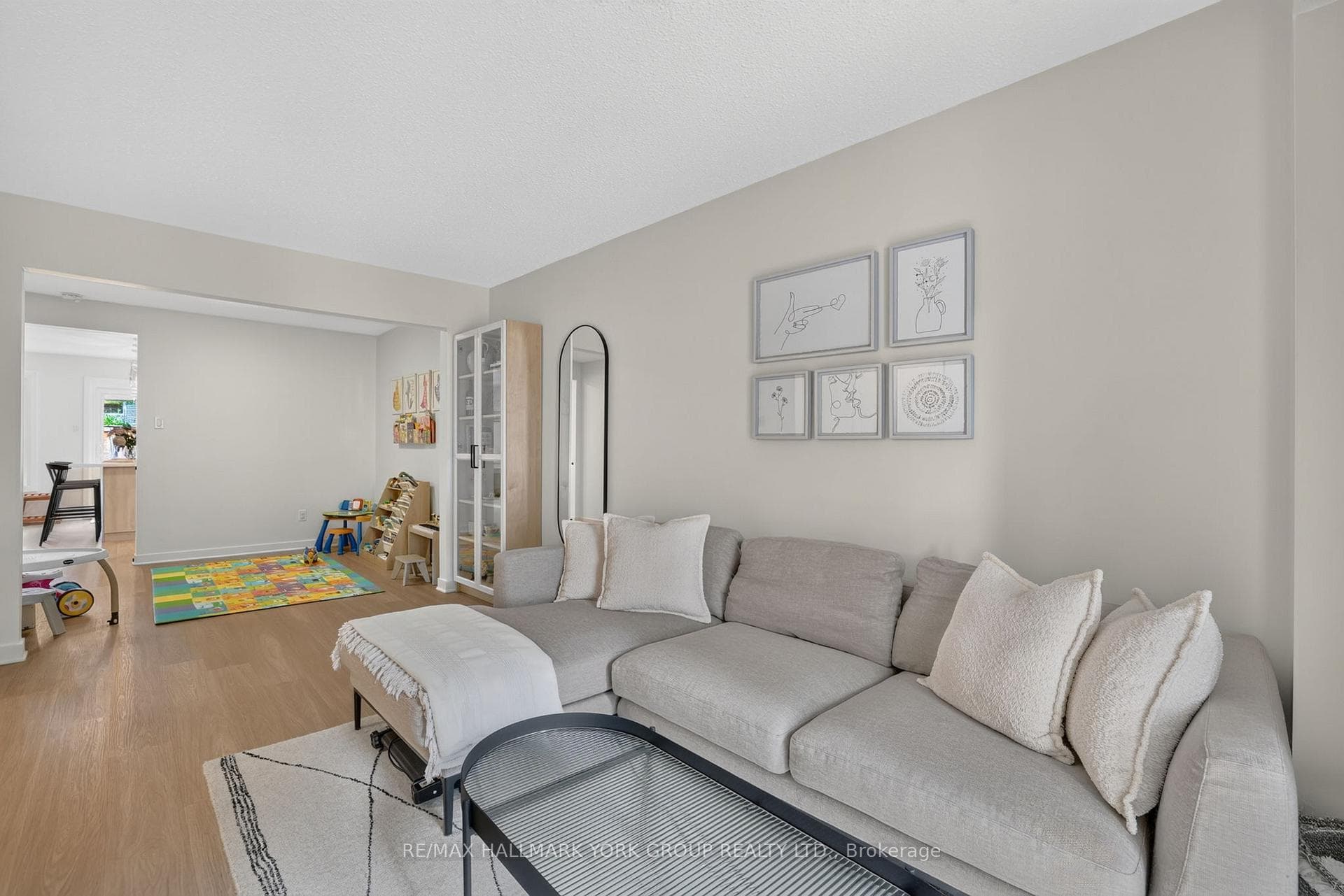 12 Odin Crescent photo 6
