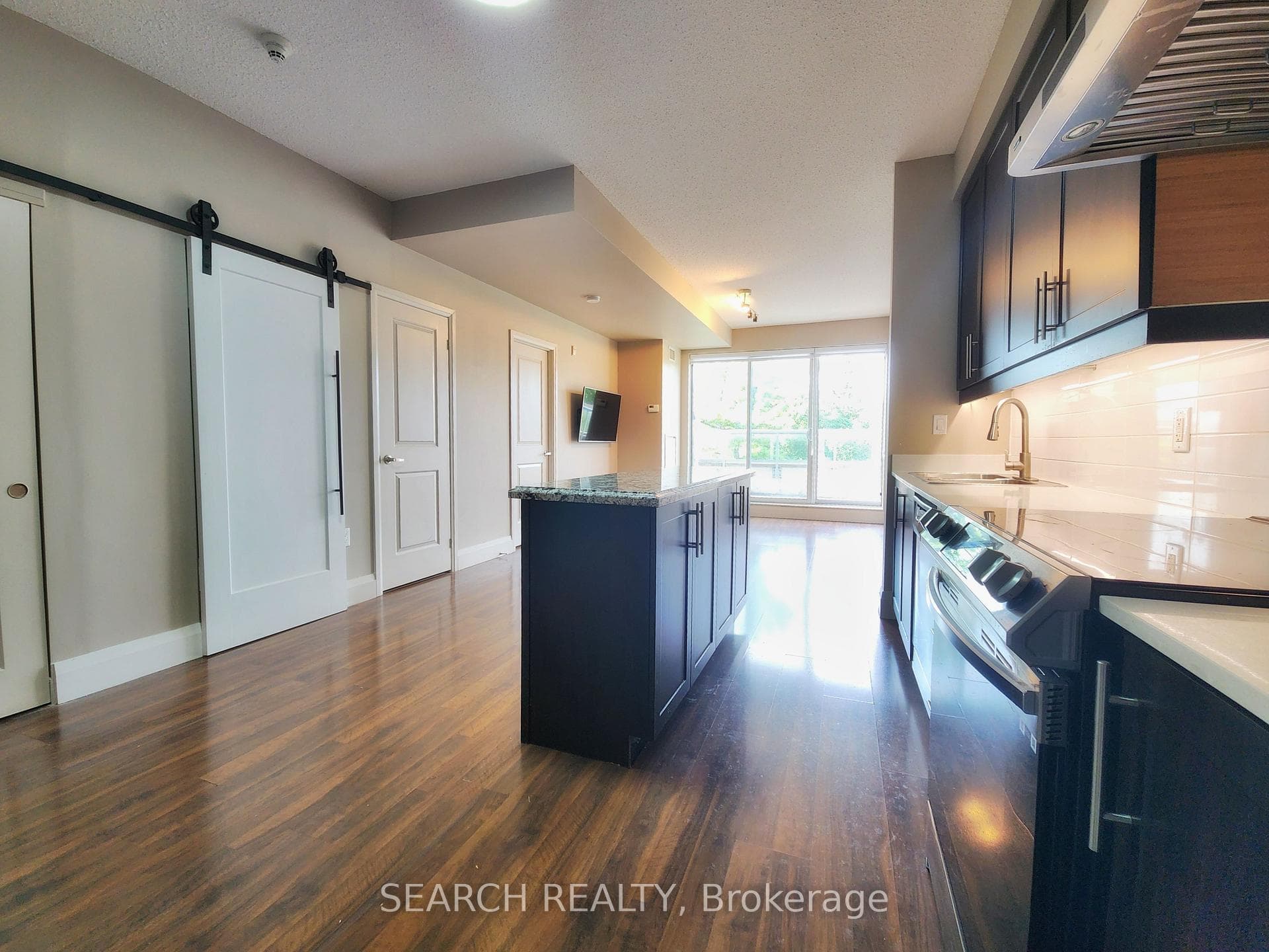 222 Finch Avenue Unit 304 photo 3