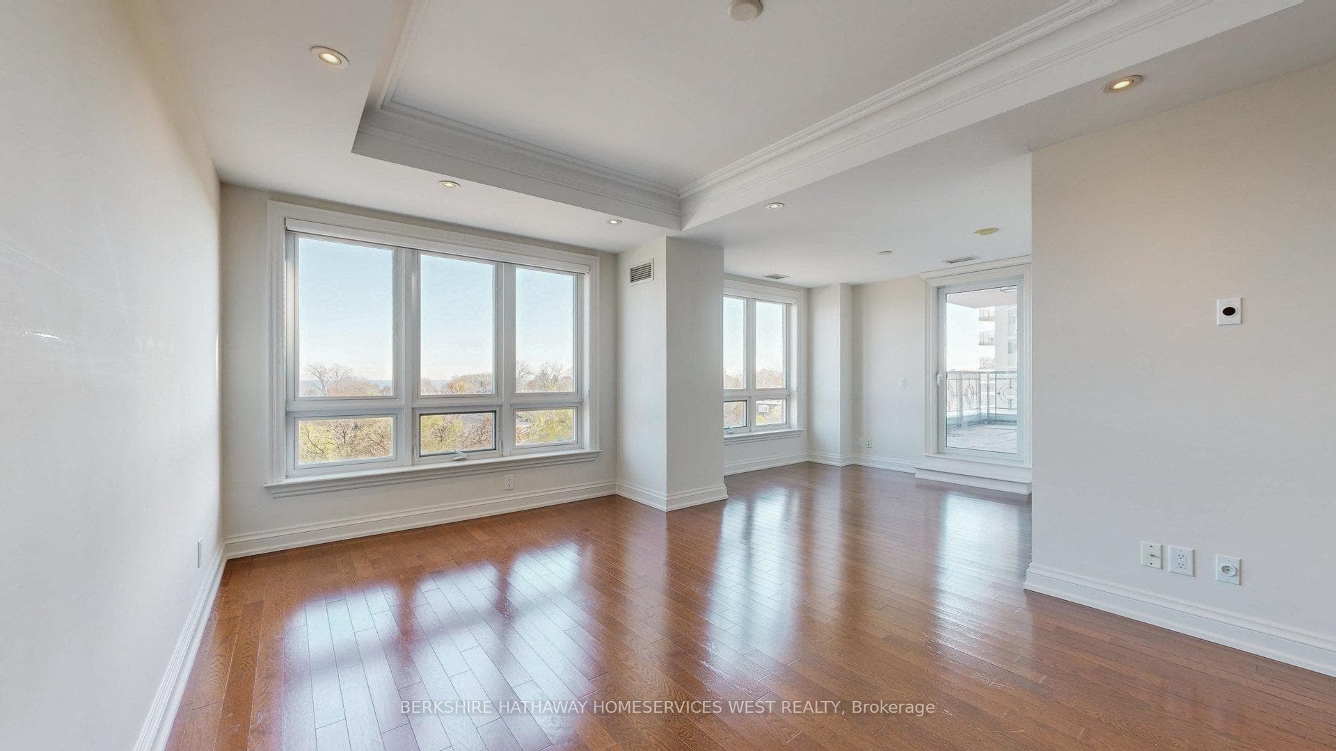 111 Forsythe Street Unit 702 photo 22