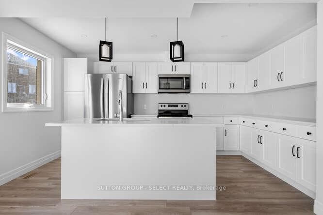 261 PITTOCK PARK Road Unit 14 photo 11