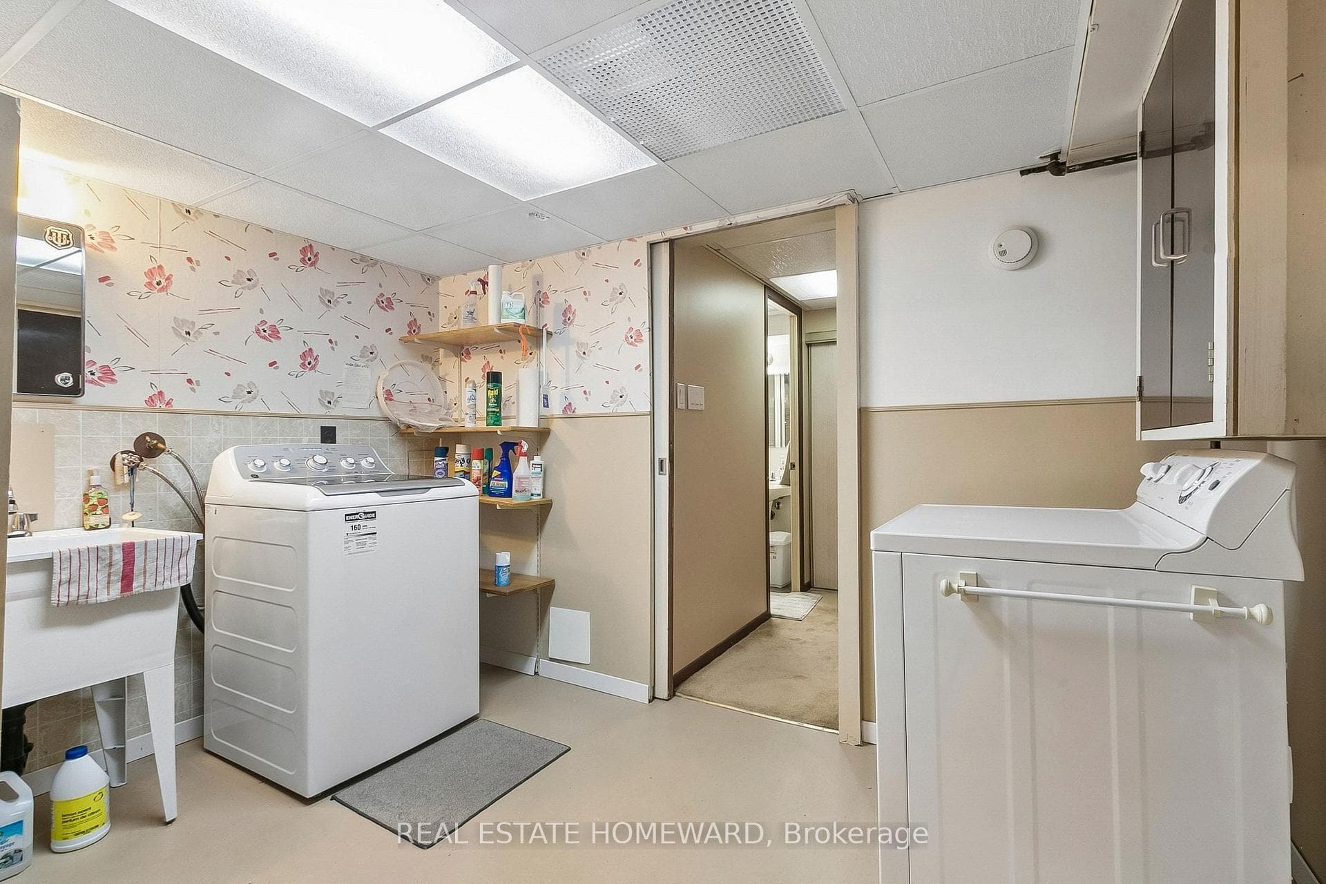 94 Rochman Boulevard photo 31