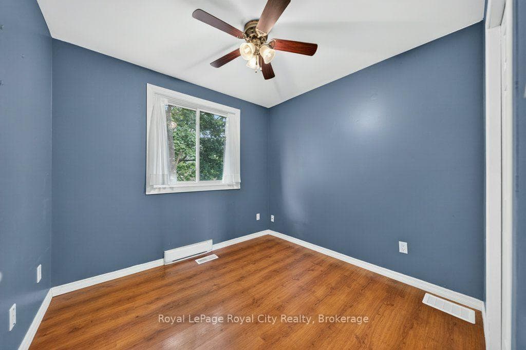 18 Springdale Boulevard photo 24