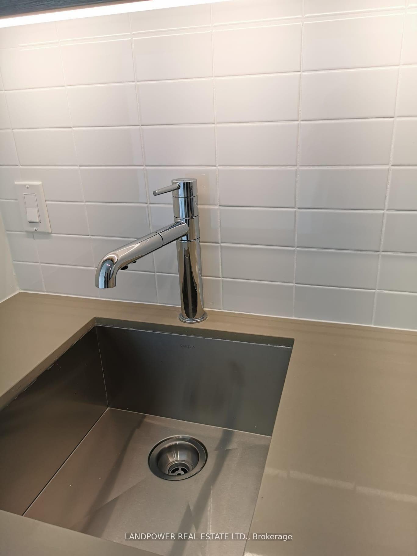 181 Huron Street Unit 1102 photo 8