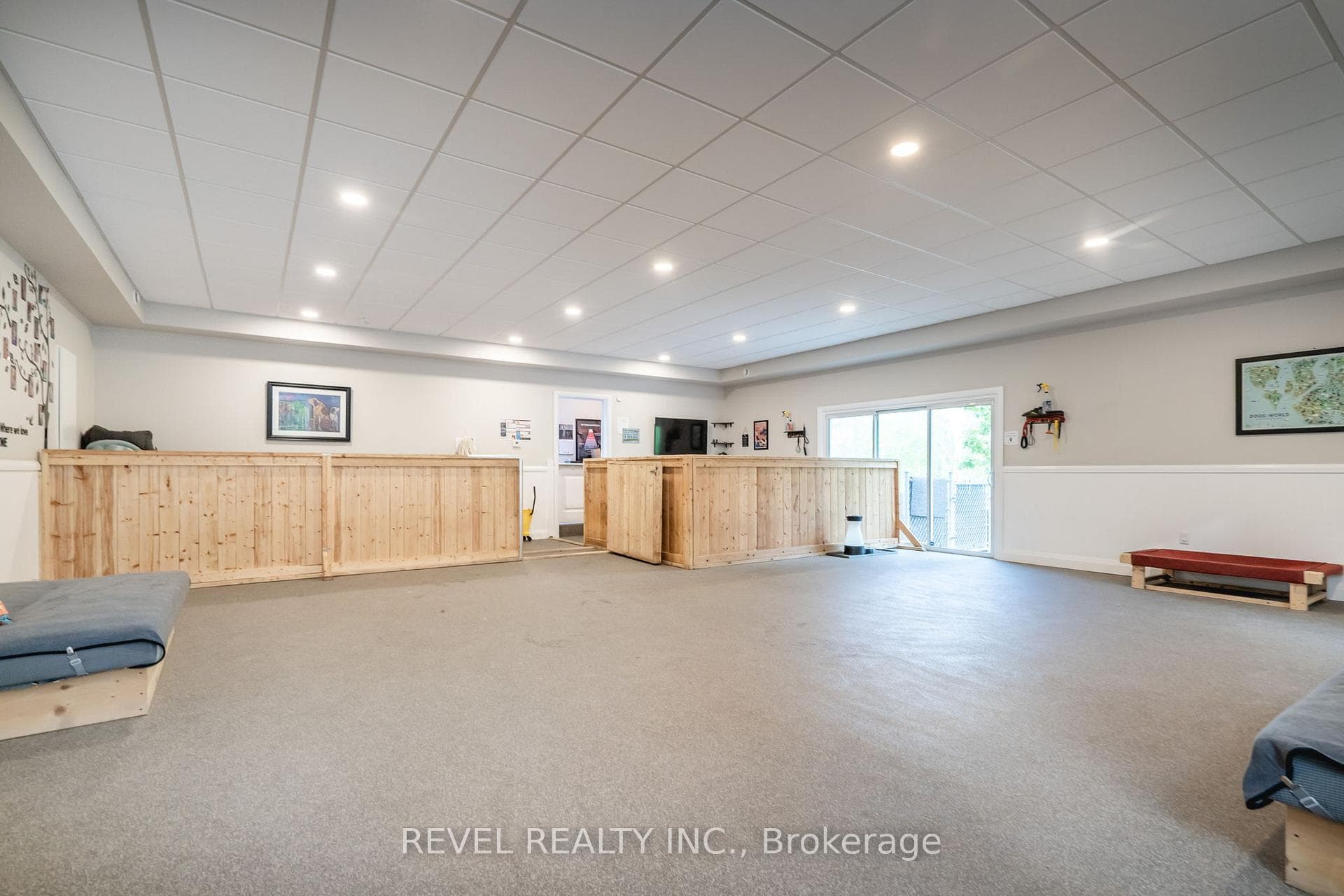 585 Fuller Avenue photo 20