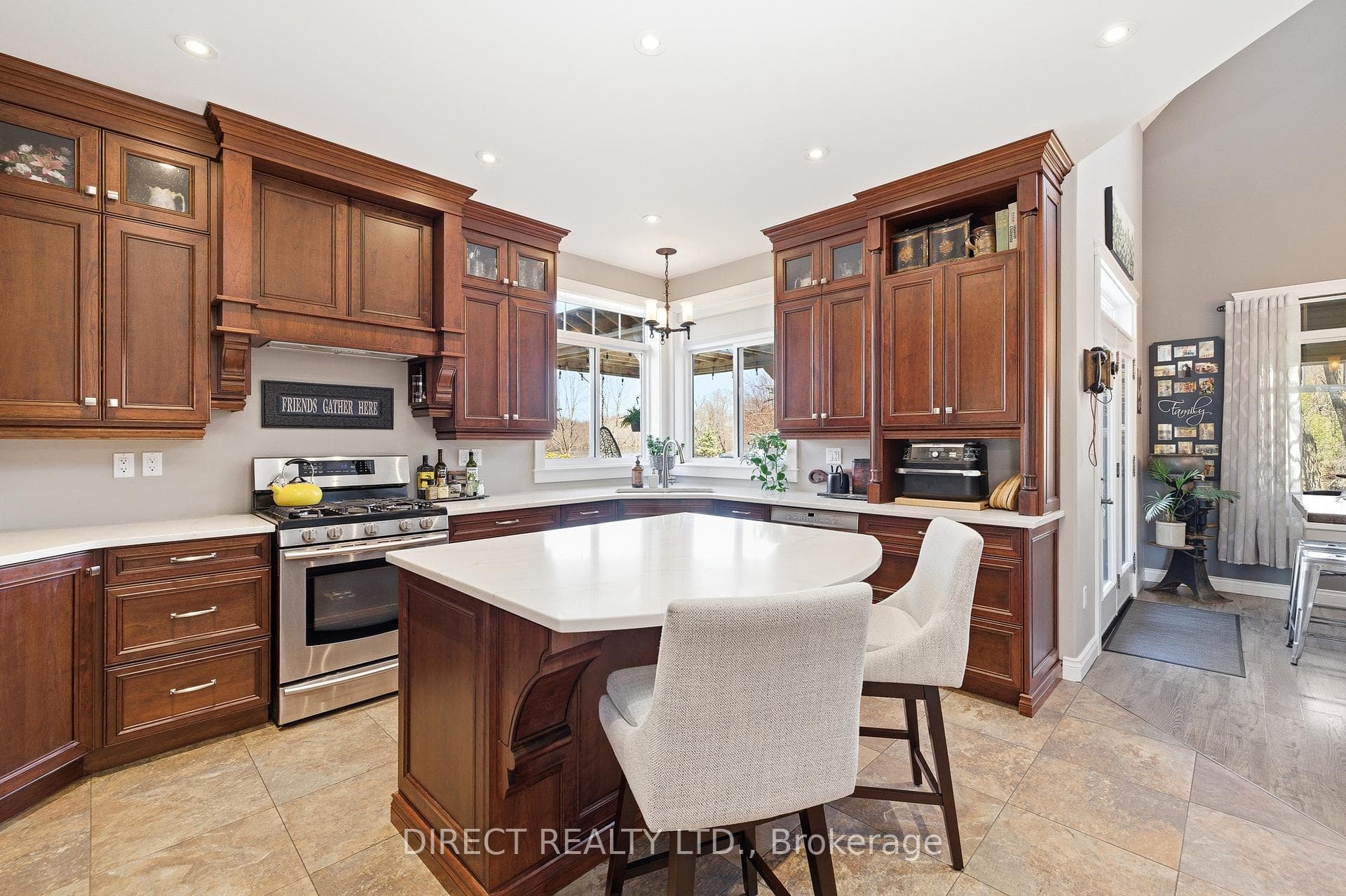 15 Sharpes Lane photo 4