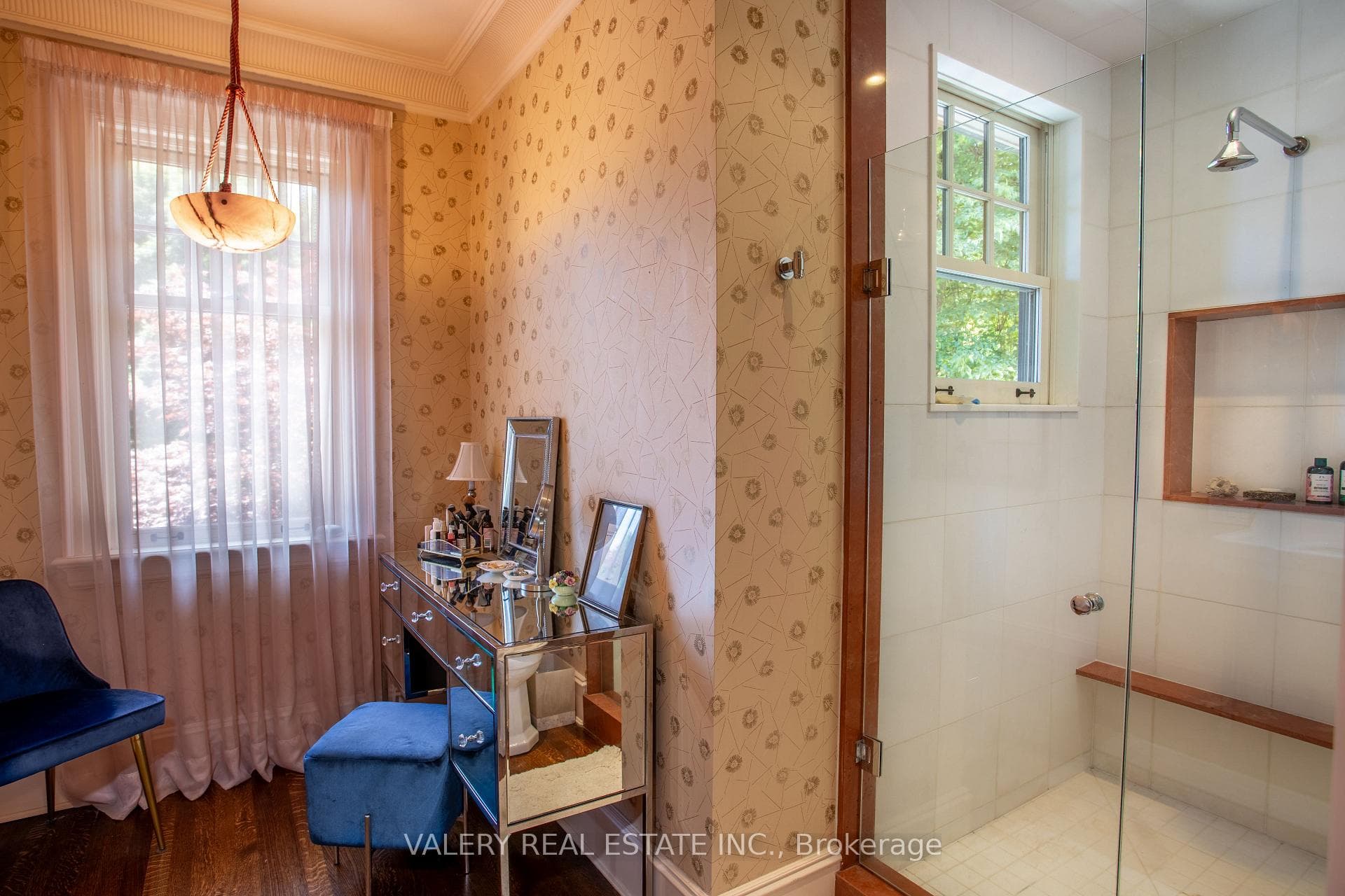 Ensuite Bathroom #1 (Primary Bedroom)