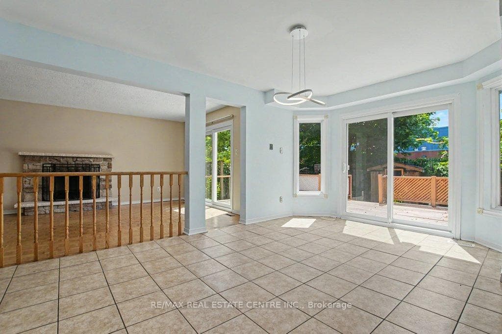 68 Moorehead Crescent photo 12