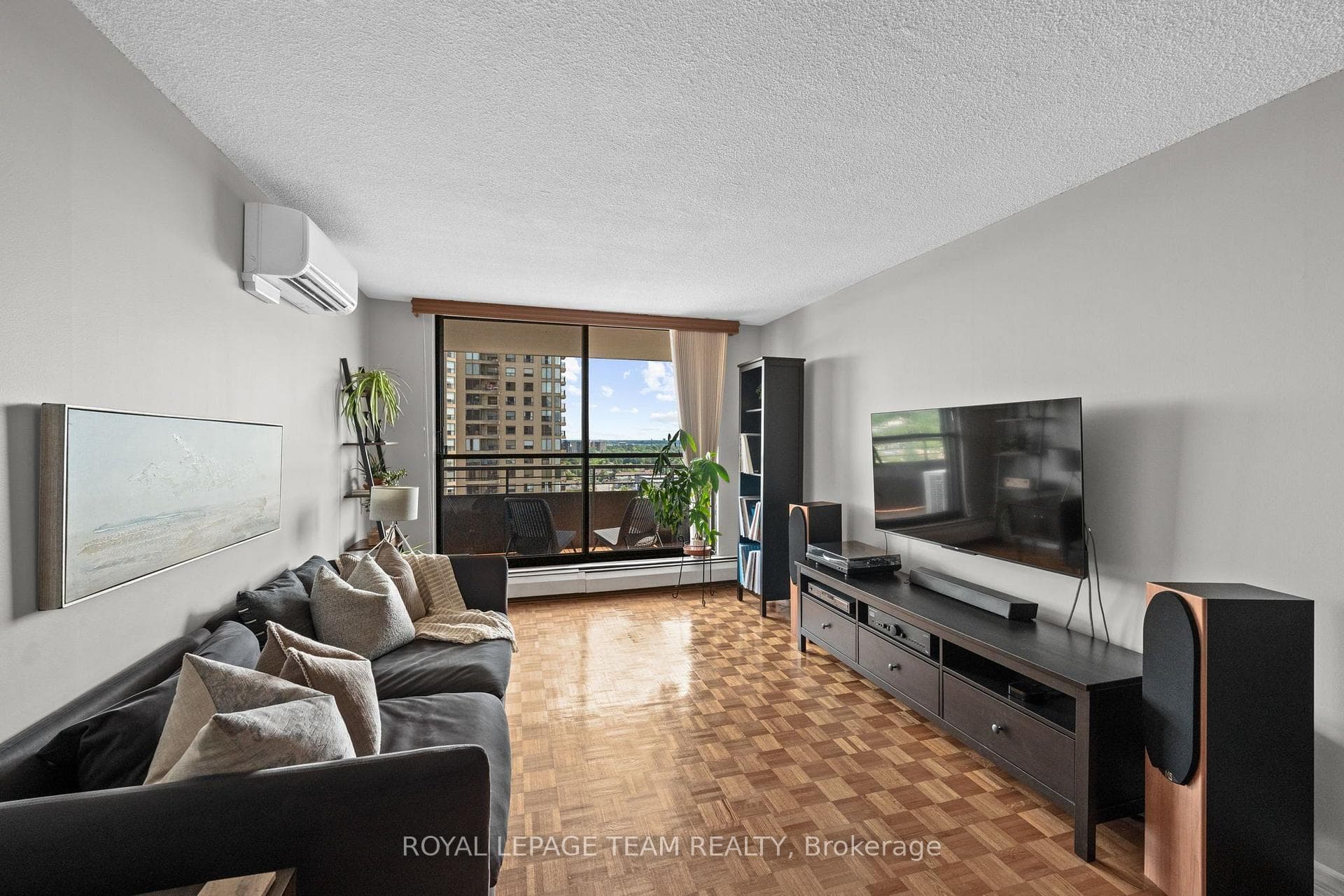515 St Laurent Boulevard Unit 912 photo 20