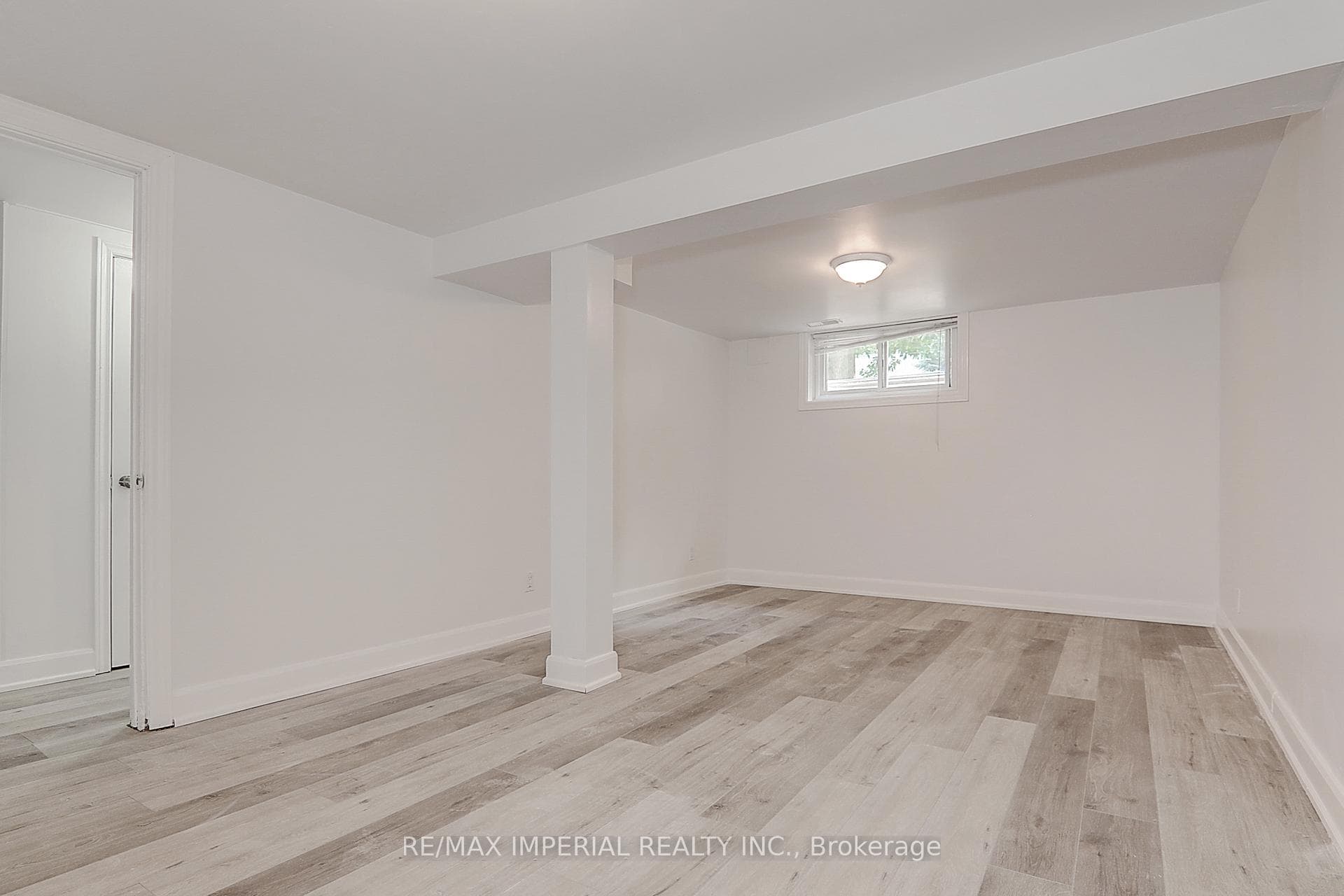 53 Saybrook Avenue photo 38