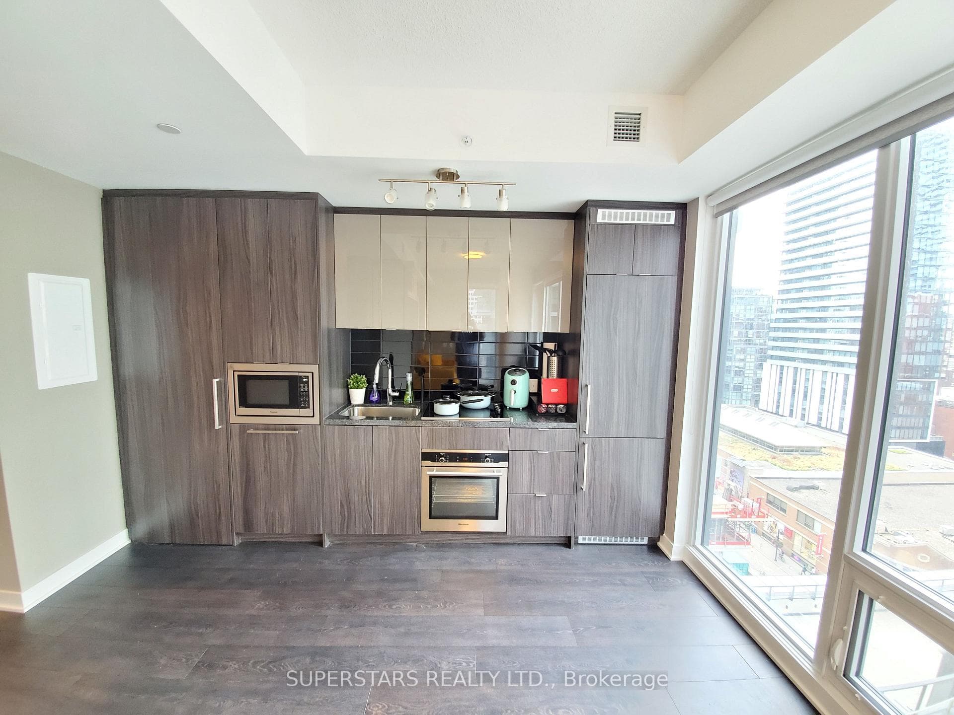 115 Blue Jays Way Unit 1211 photo 6