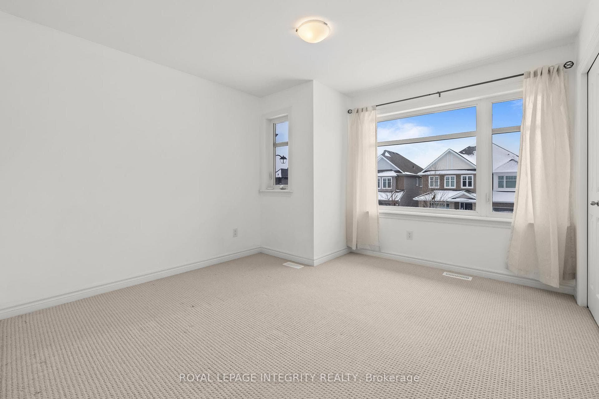 229 Osterley Way photo 32