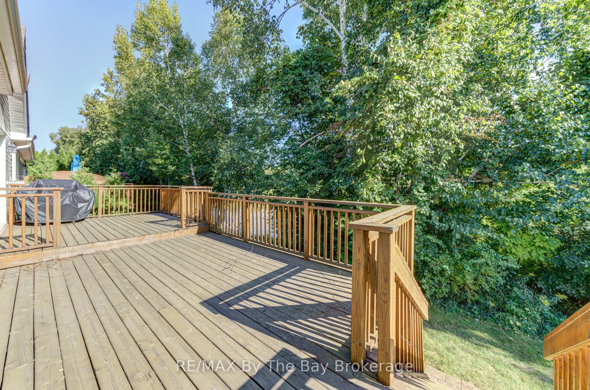 32 Green Briar Drive photo 23