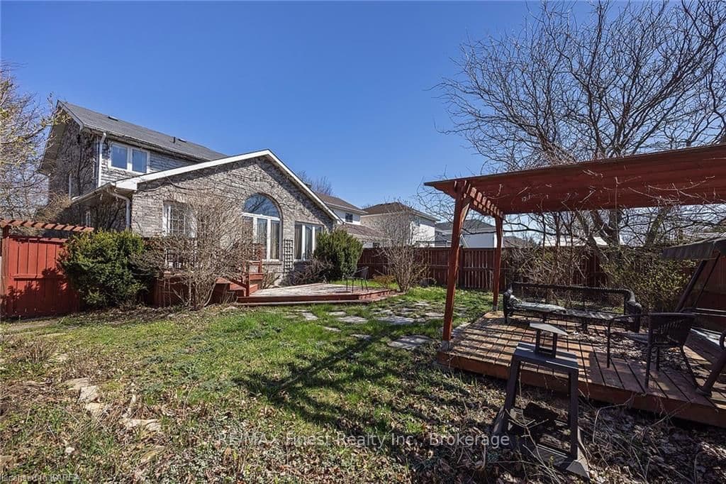 71 DALGLEISH Avenue photo 37