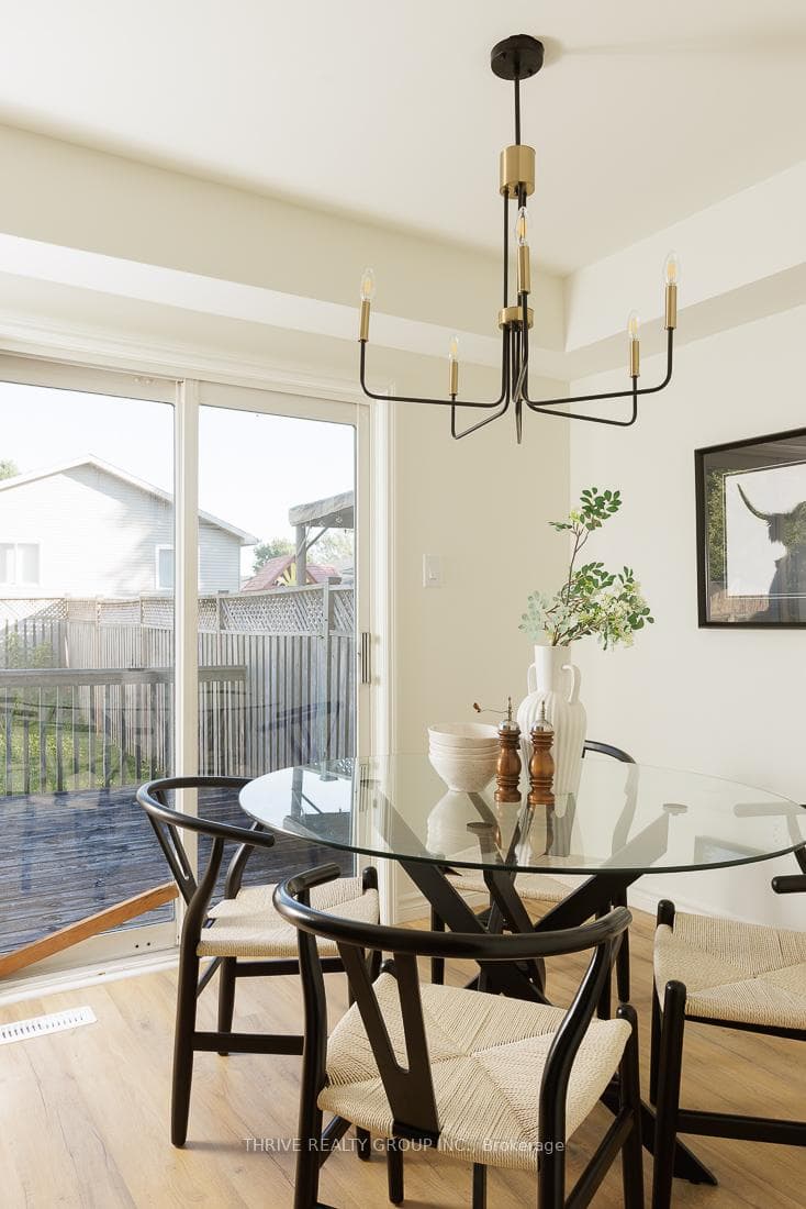 81 Sunrise Crescent photo 8