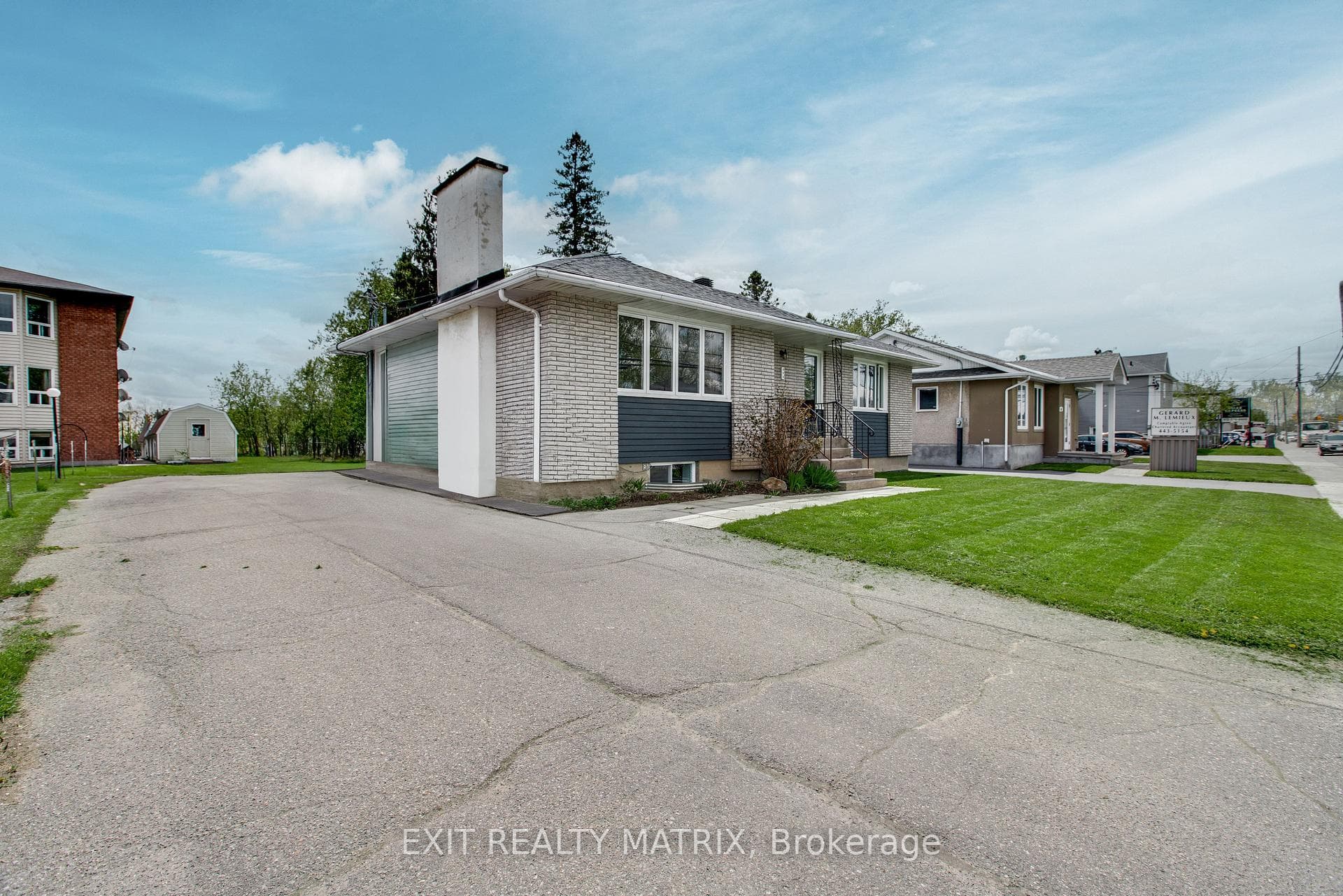 890 NOTRE DAME Street photo 2