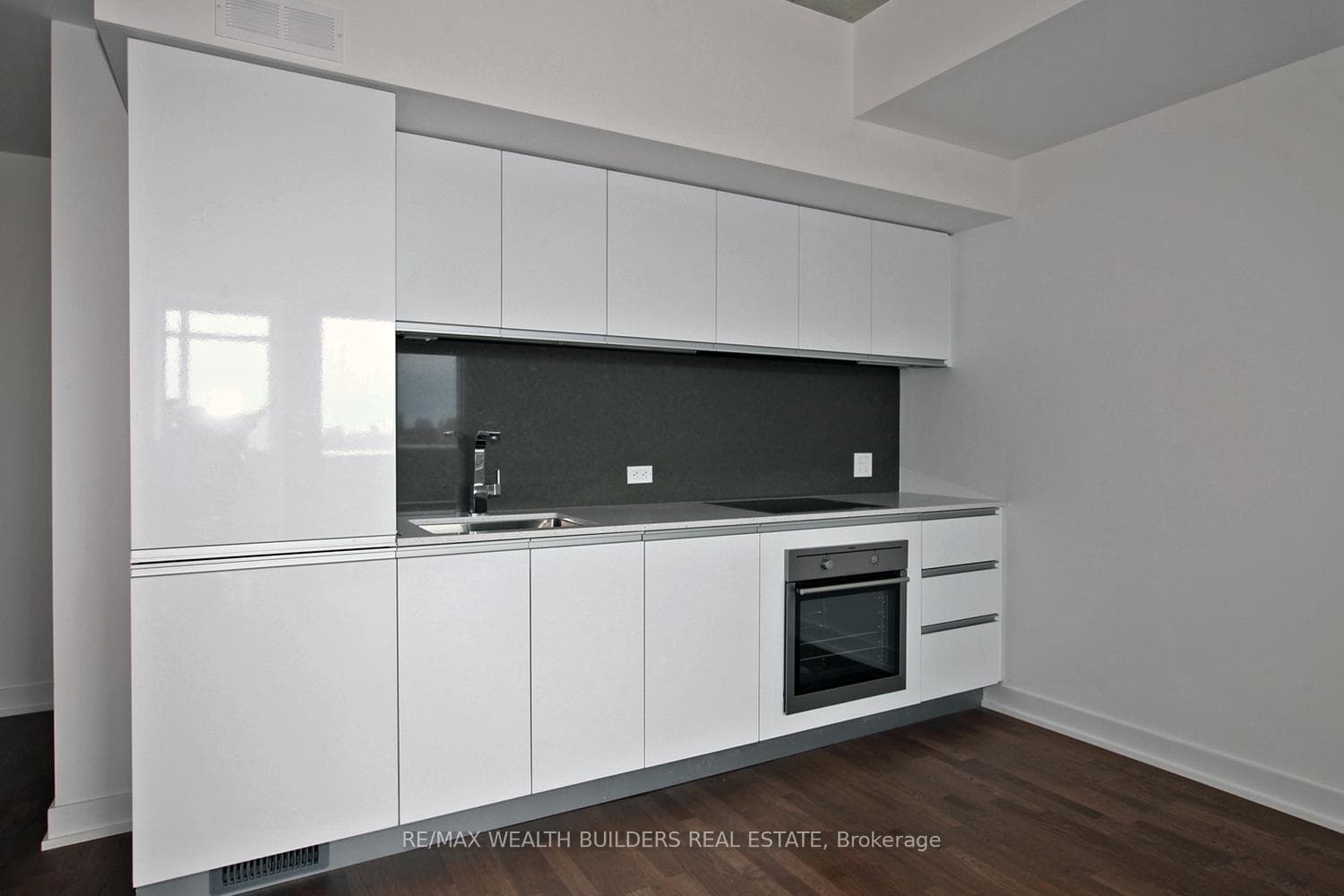 20 Minowan Miikan Lane Unit 621 photo 4