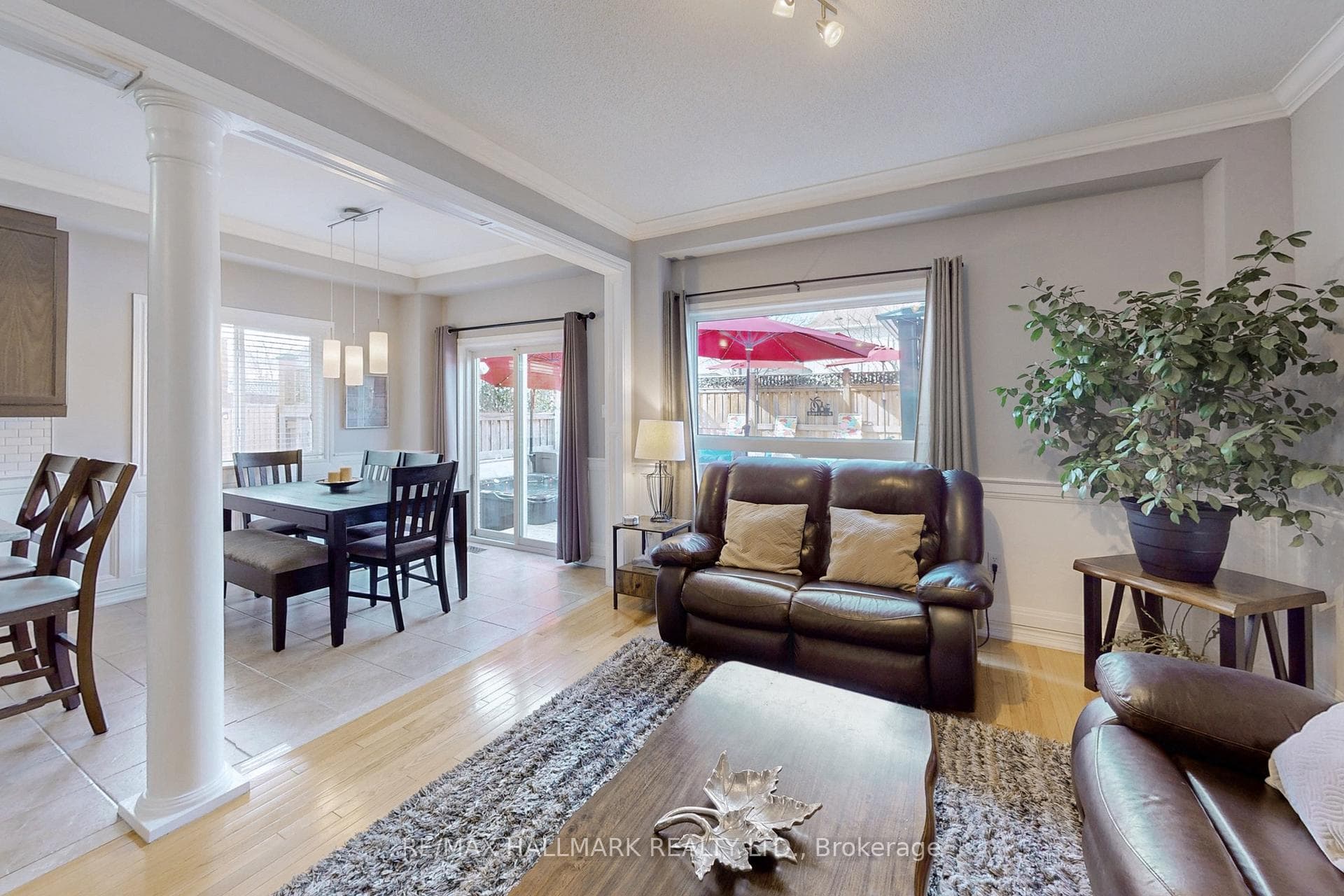 136 Redfern Crescent photo 7