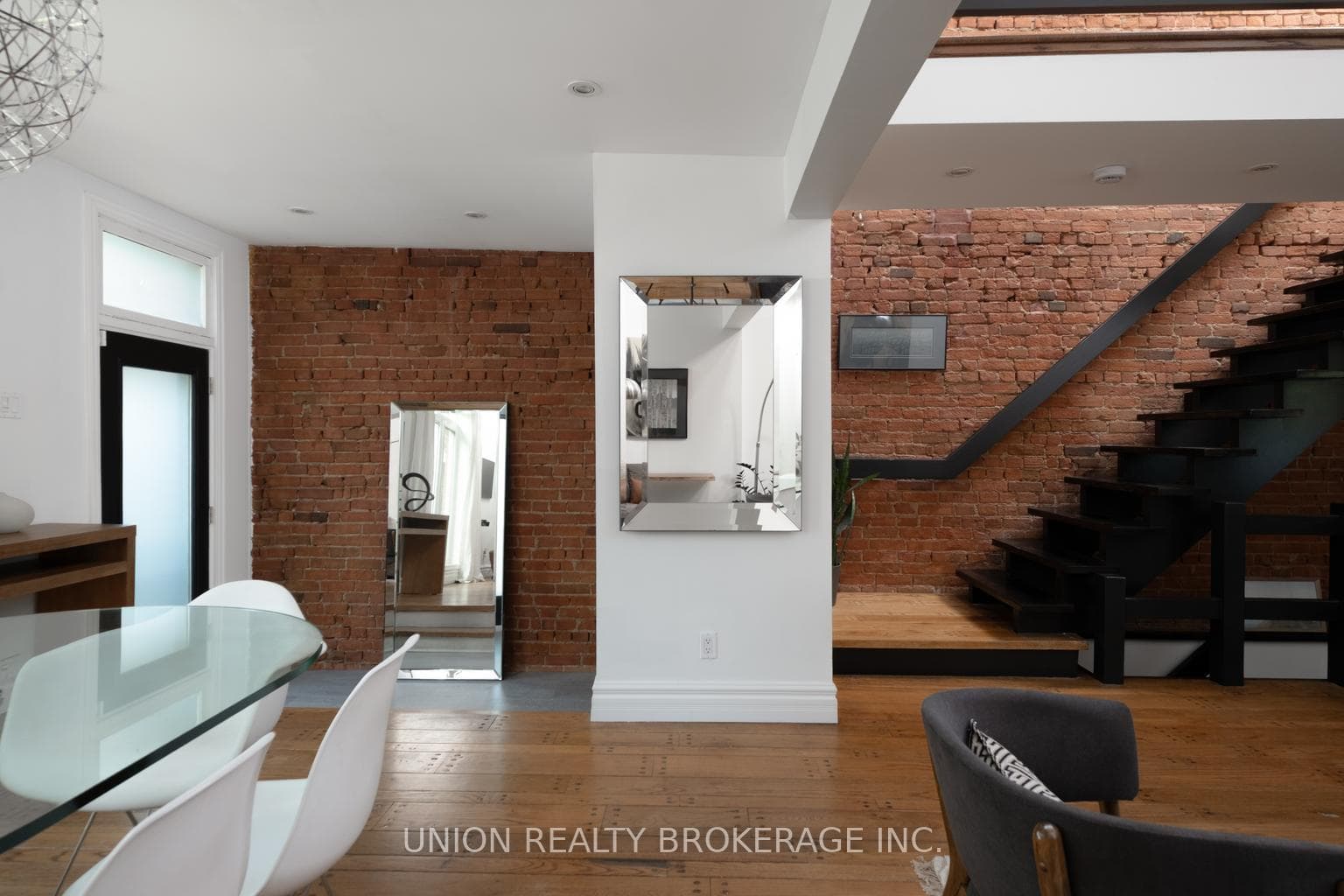 189 Chatham Avenue photo 4