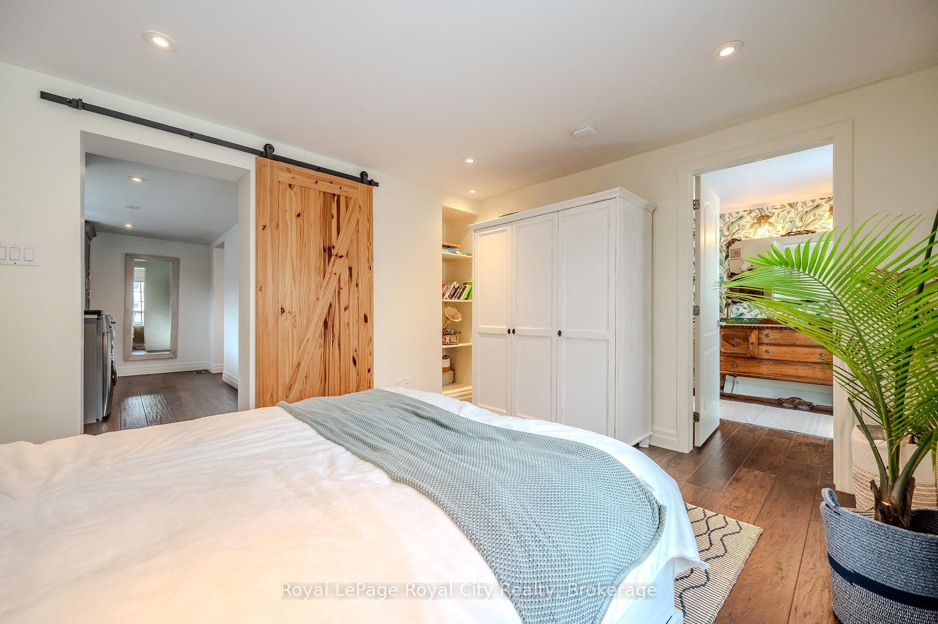 7 YORK Place photo 20